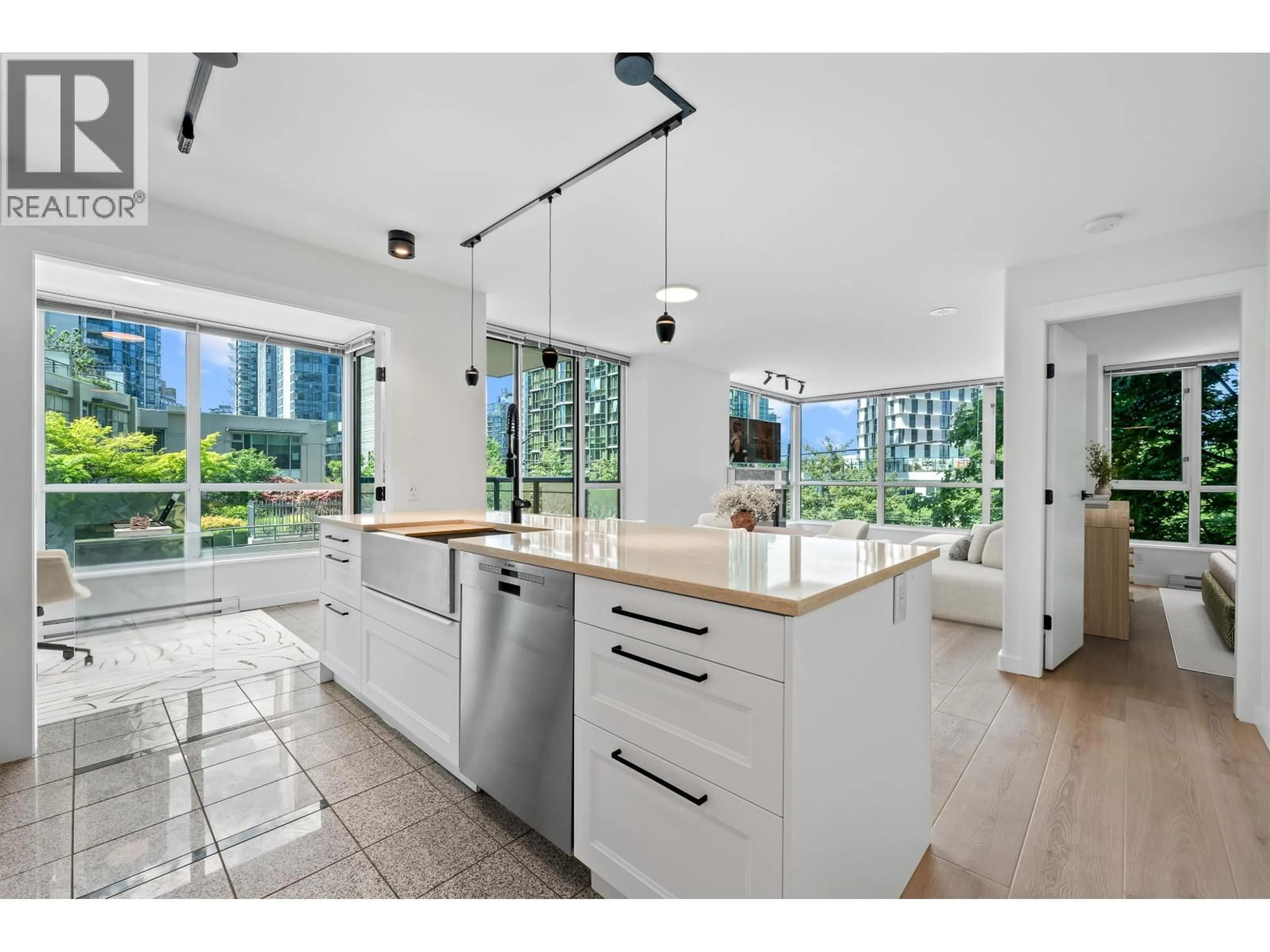 Open concept kitchen, ceramic/tile floor for 305 - 1328 PENDER STREET, Vancouver British Columbia V6E4T1