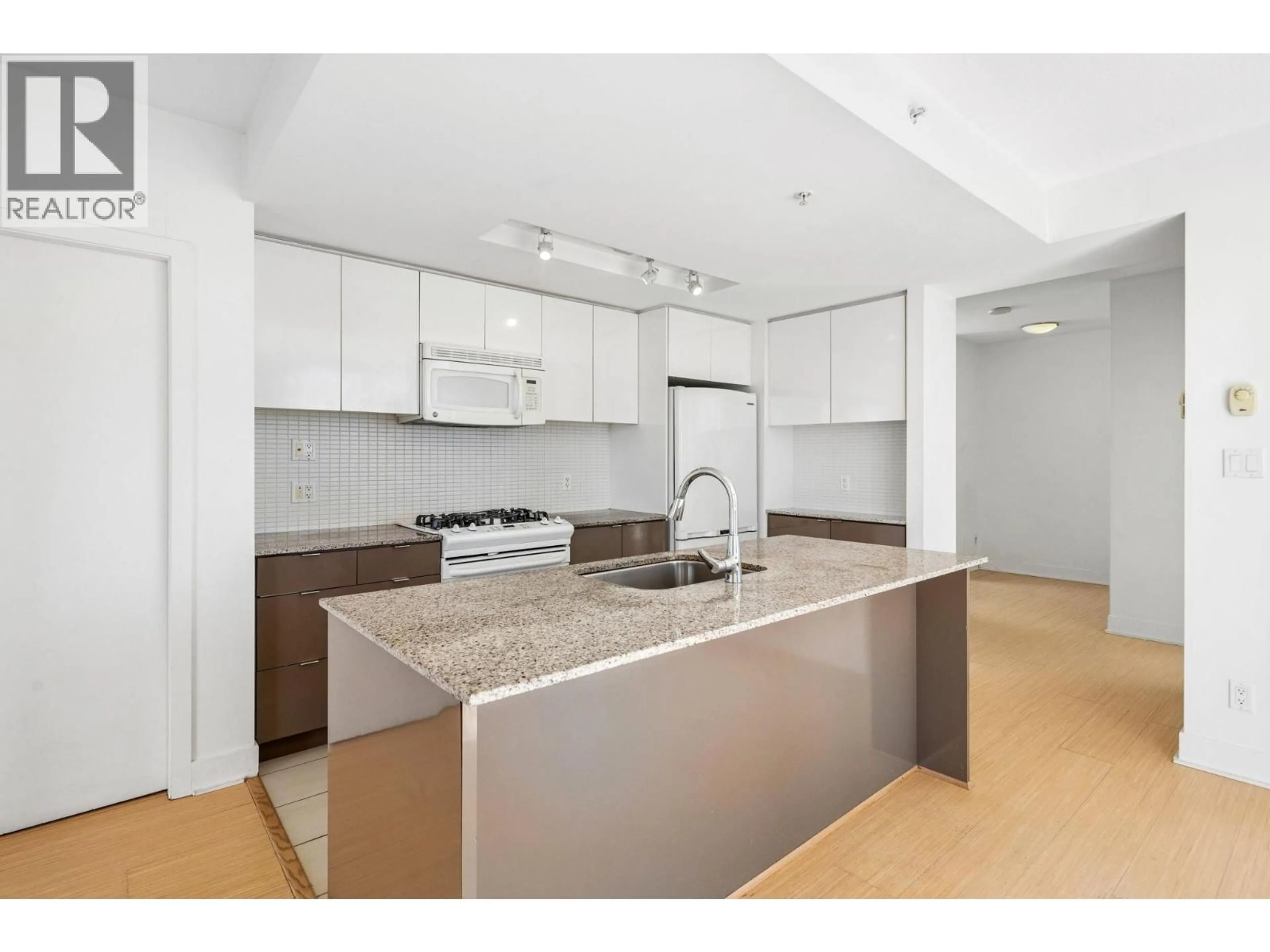 Standard kitchen, unknown for 2208 - 4808 HAZEL STREET, Burnaby British Columbia V5H0A2