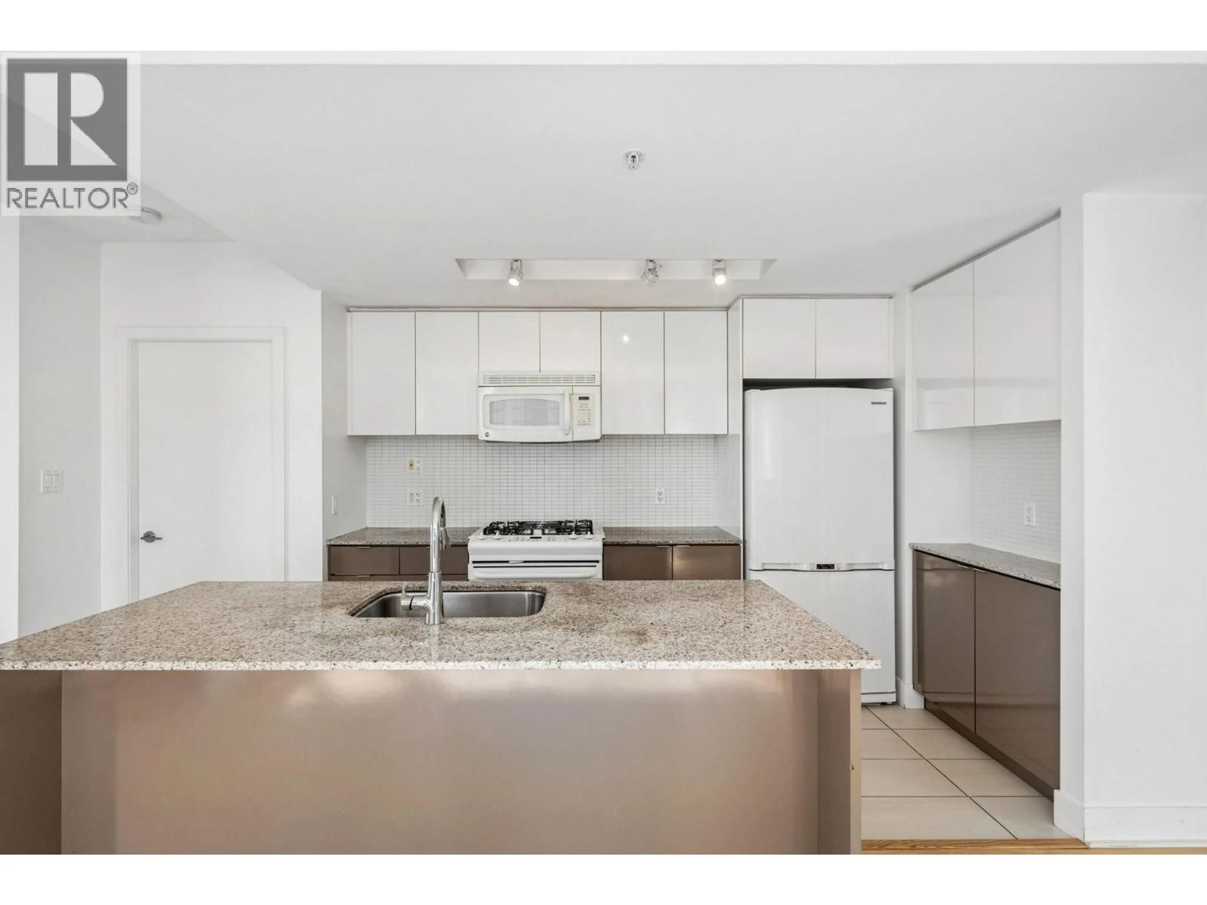 Standard kitchen, unknown for 2208 - 4808 HAZEL STREET, Burnaby British Columbia V5H0A2