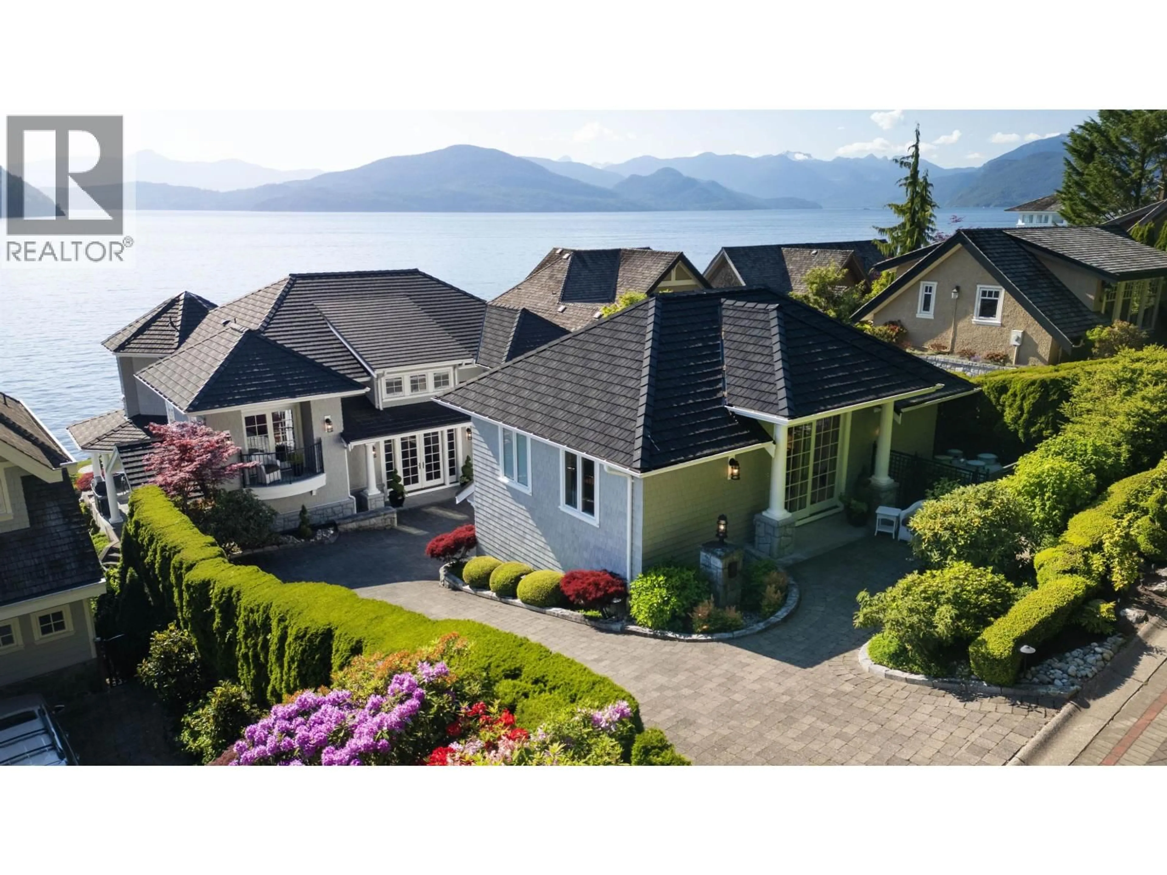 A pic from outside/outdoor area/front of a property/back of a property/a pic from drone, water/lake/river/ocean view for 8 OCEAN POINT DRIVE, West Vancouver British Columbia V7W3G7
