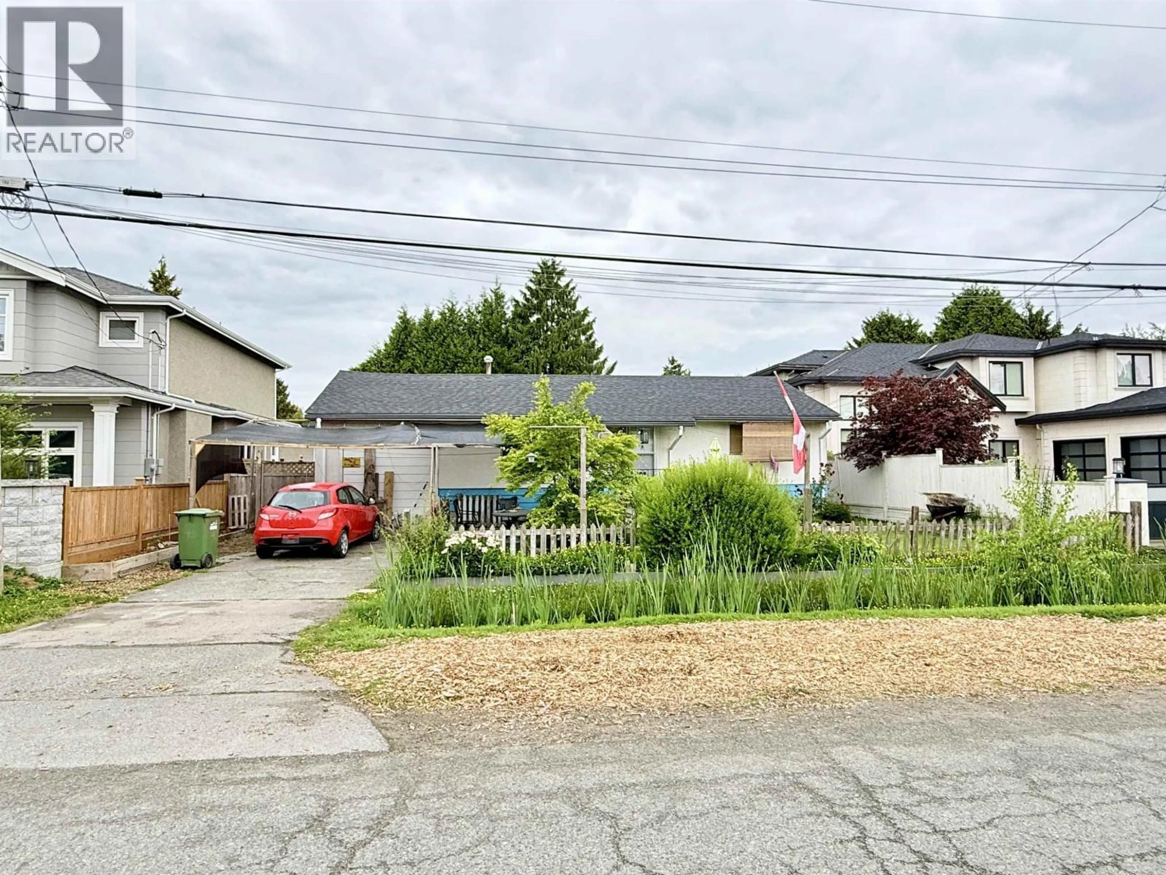 A pic from outside/outdoor area/front of a property/back of a property/a pic from drone, street for 8631 LESLIE ROAD, Richmond British Columbia V6X1E6