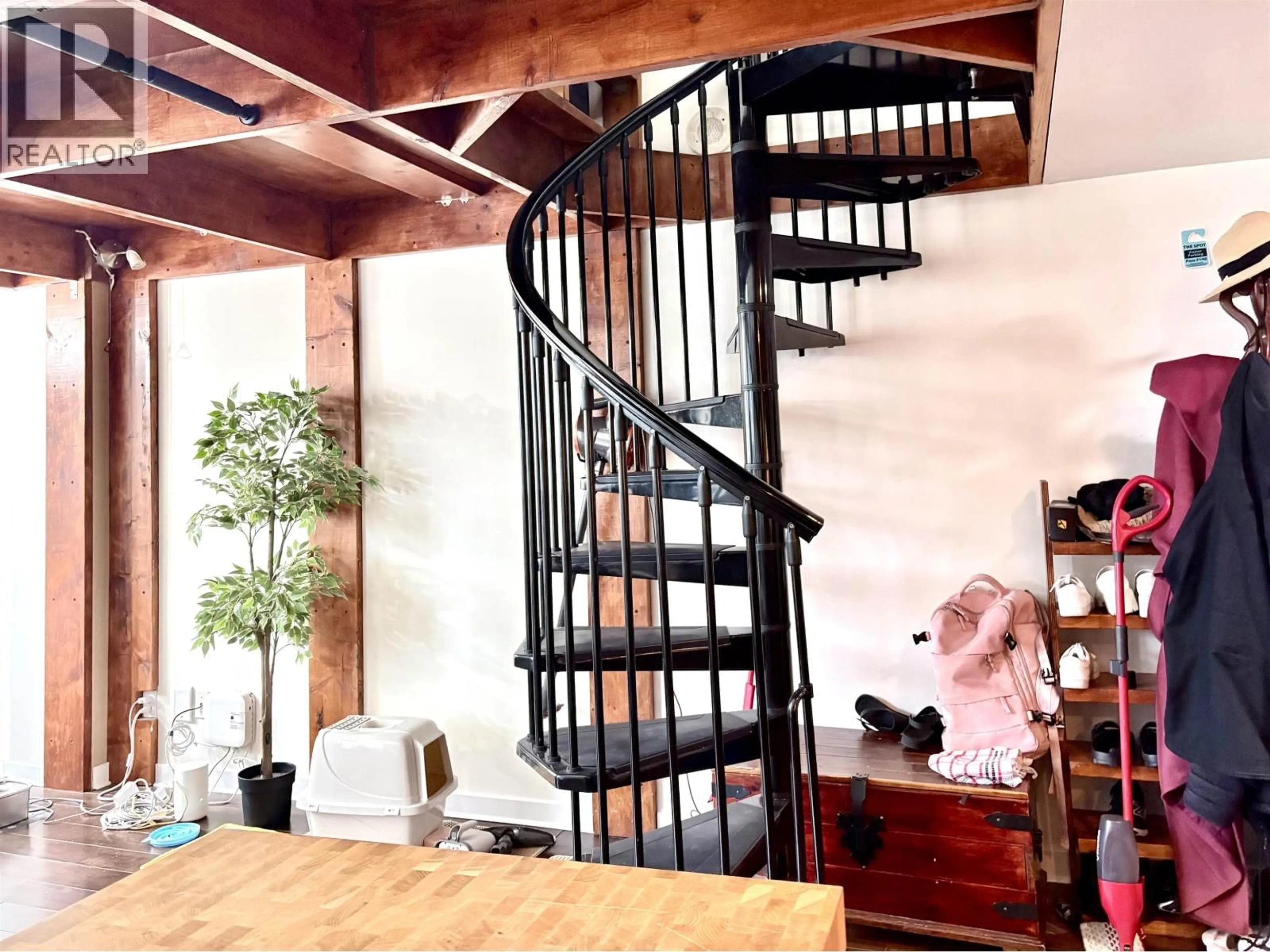 Stairs for 406 - 933 SEYMOUR STREET, Vancouver British Columbia V6B6L6