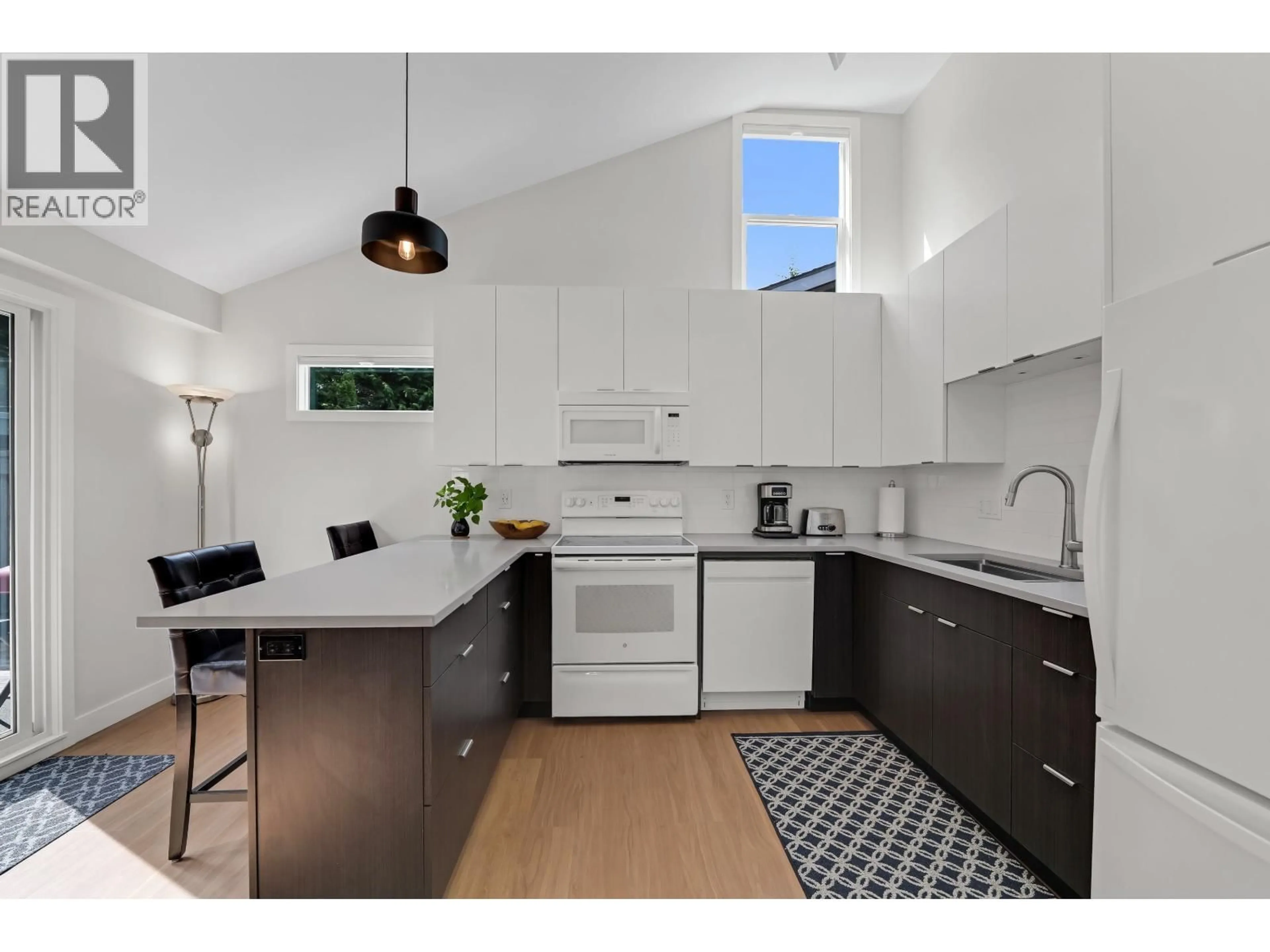 Open concept kitchen, unknown for 40736 PERTH DRIVE, Squamish British Columbia V0N1T0