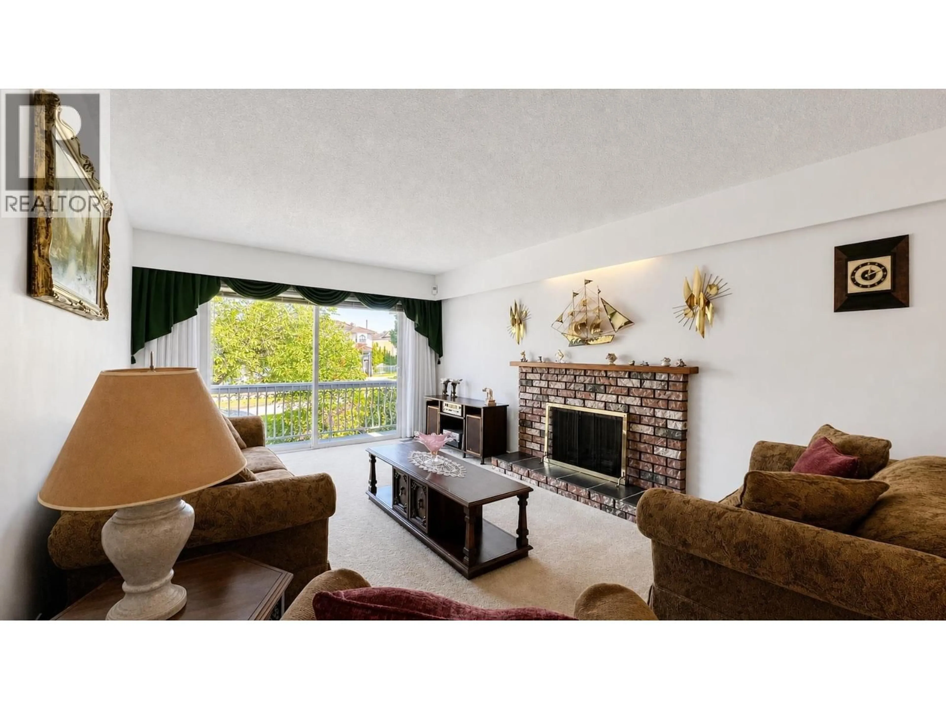 Living room with furniture, unknown for 3449 RUPERT STREET, Vancouver British Columbia V5M3V8