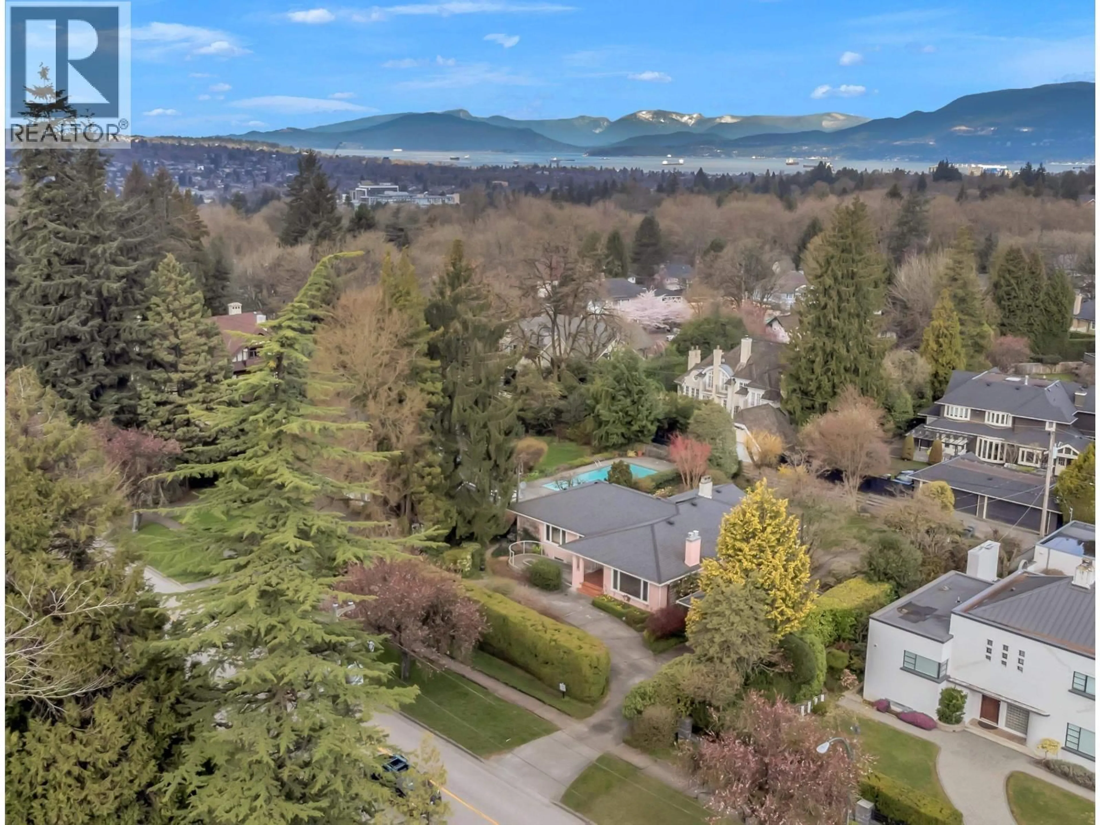 A pic from outside/outdoor area/front of a property/back of a property/a pic from drone, mountain view for 1549 33RD AVENUE, Vancouver British Columbia V6M1A8