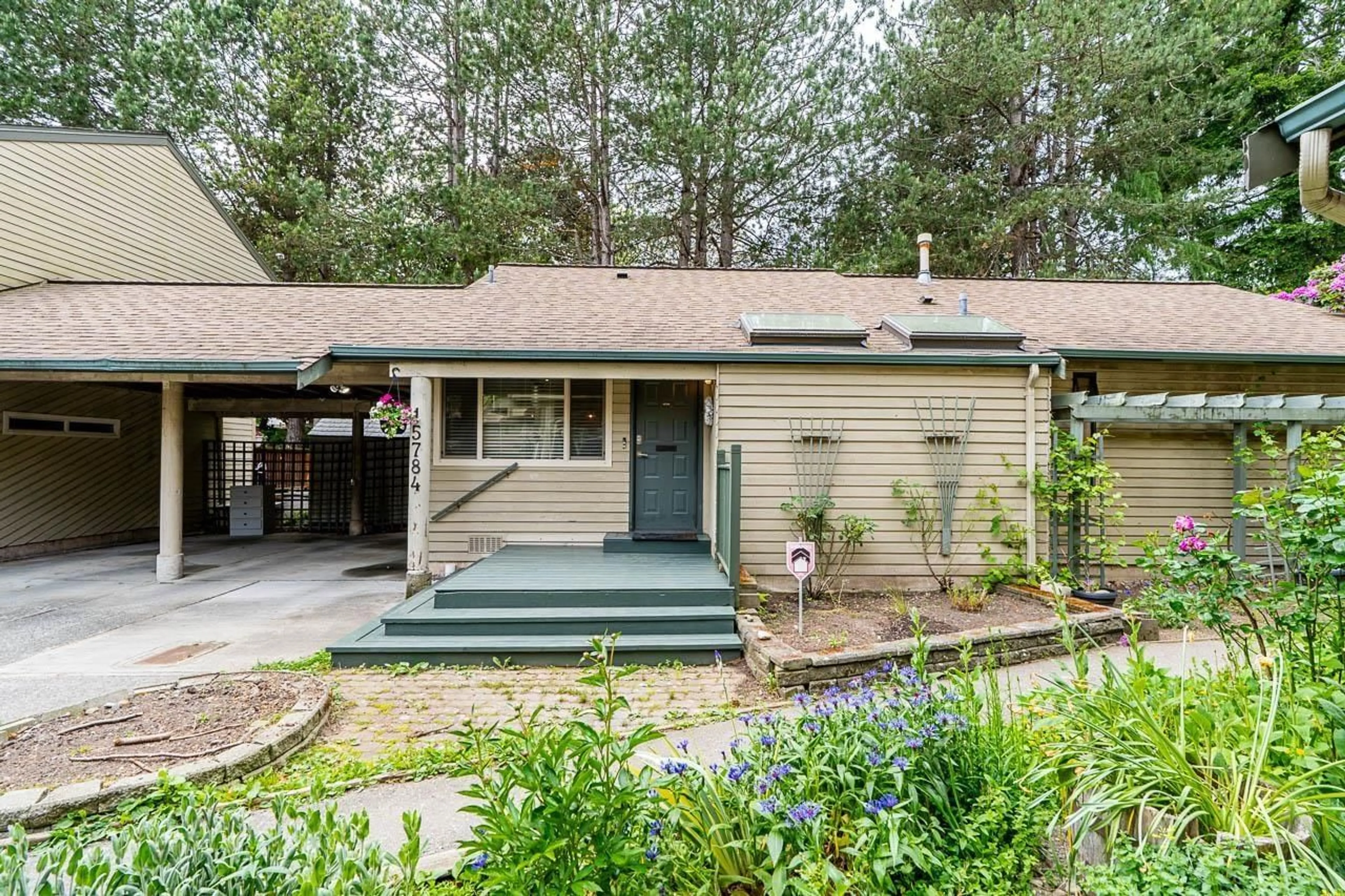 Home with vinyl exterior material, street for 15784 MCBETH ROAD, Surrey British Columbia V4A5X3
