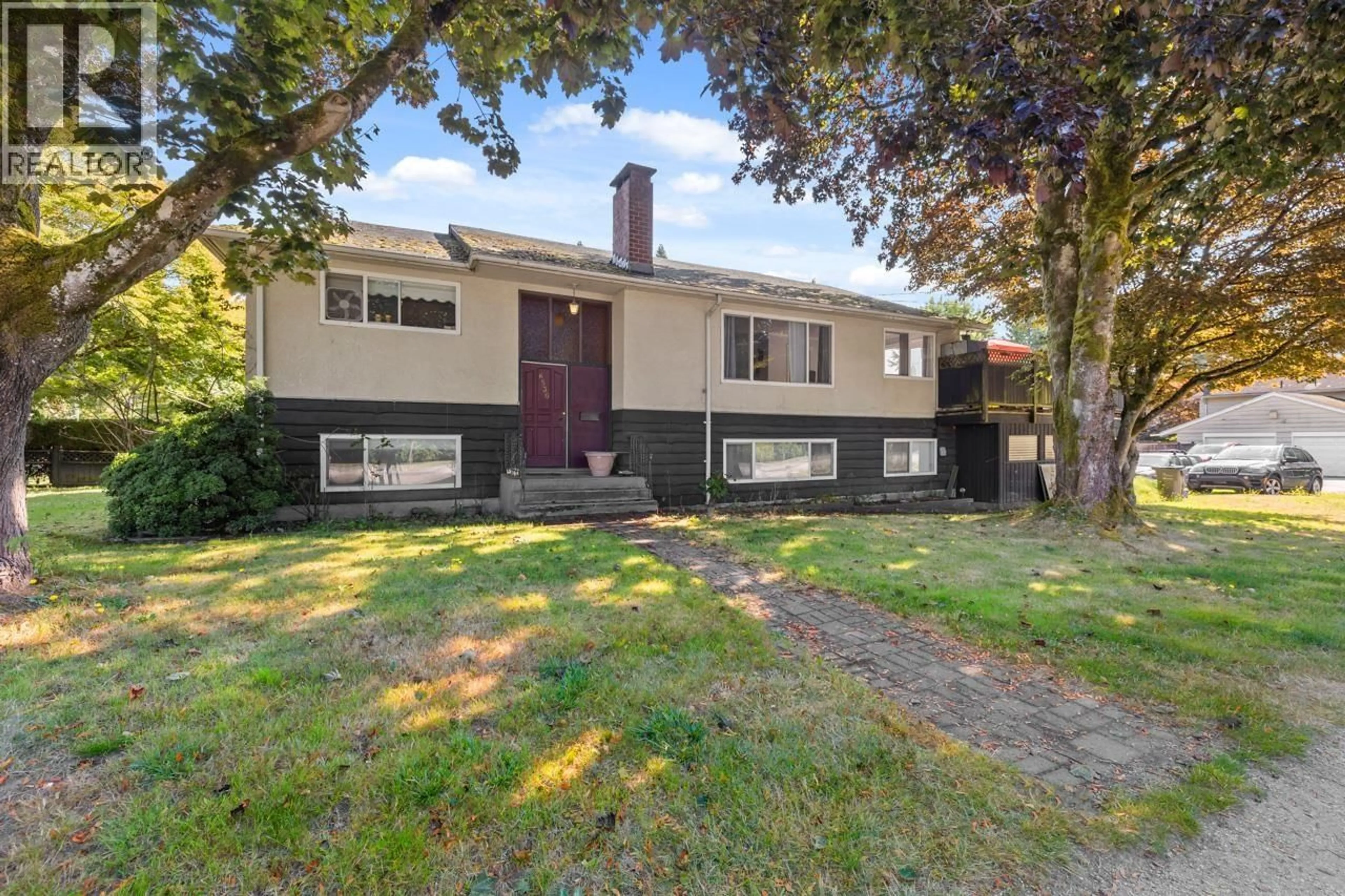 Home with vinyl exterior material, street for 6530 DUNBAR STREET, Vancouver British Columbia V6N1X8