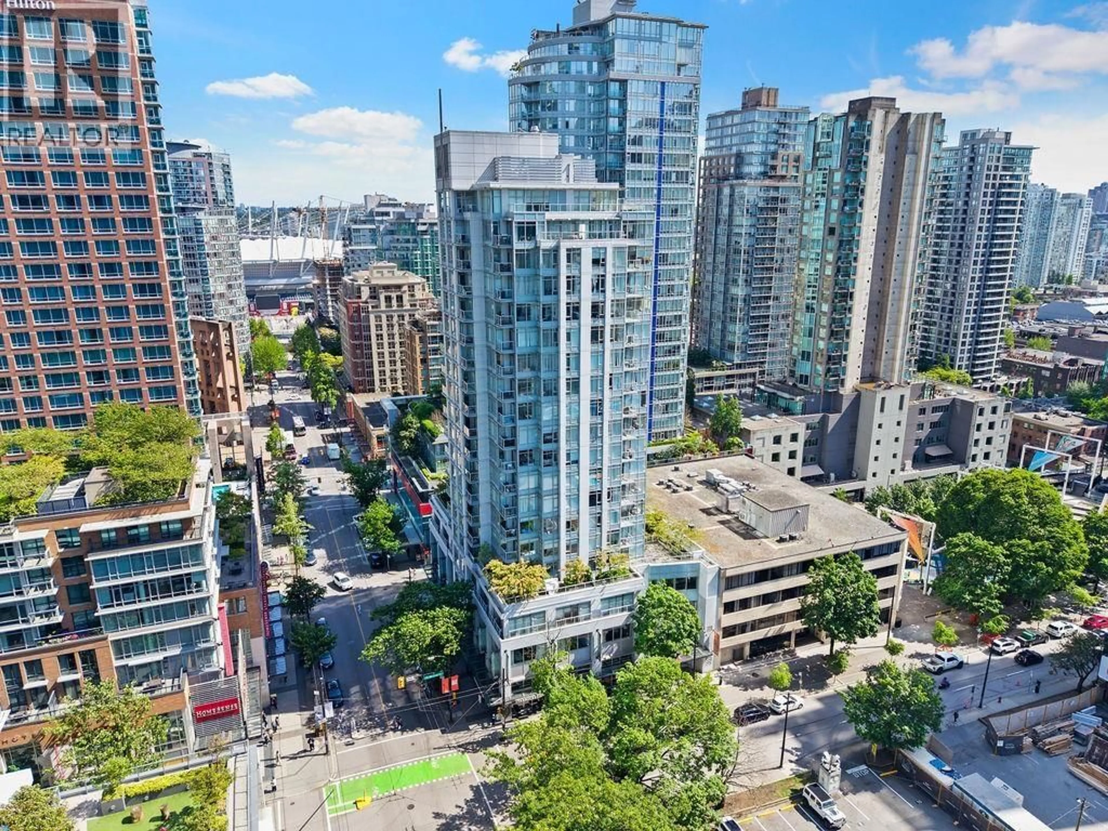 A pic from outside/outdoor area/front of a property/back of a property/a pic from drone, city buildings view from balcony for 607 - 480 ROBSON STREET, Vancouver British Columbia V6B1S1