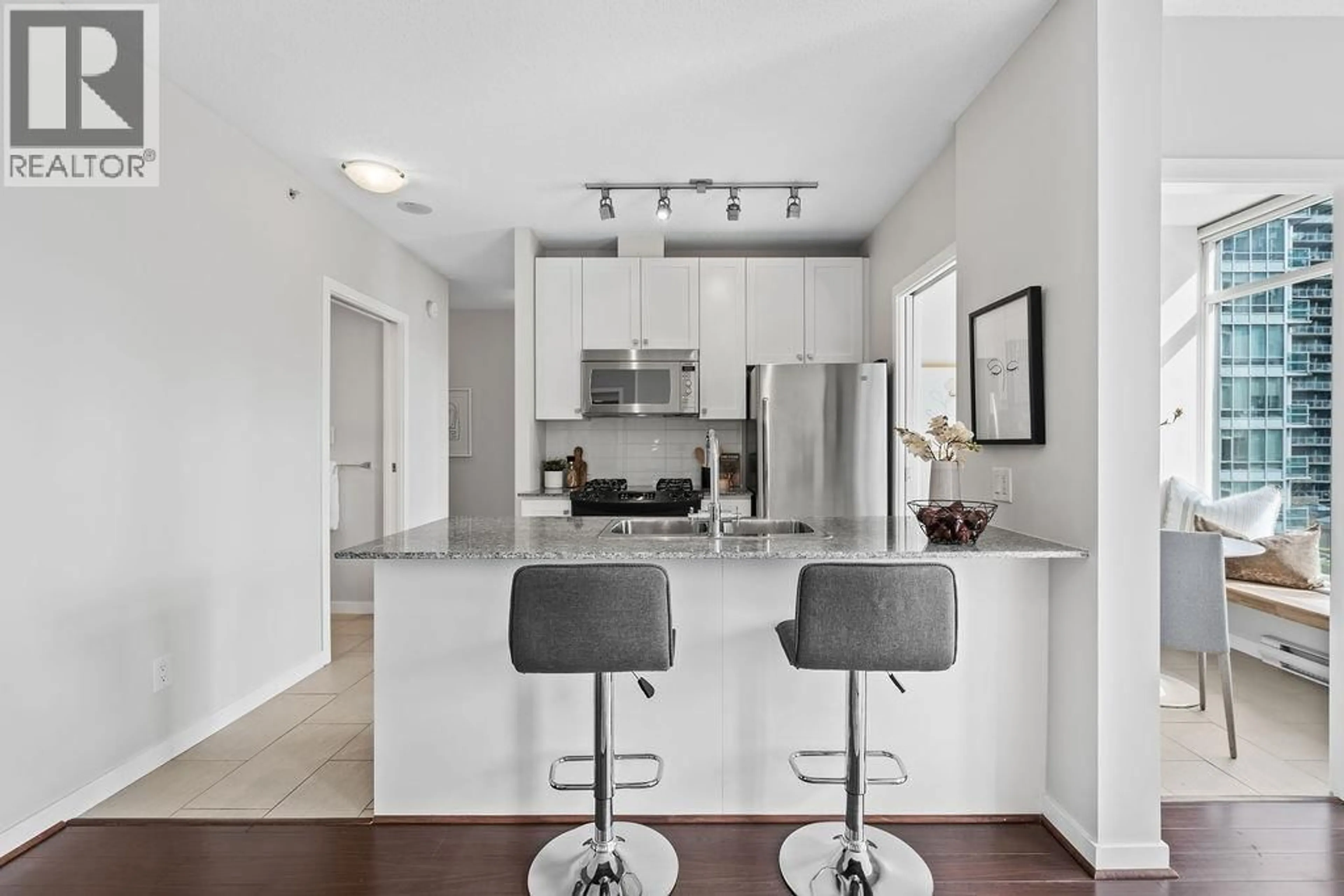 Open concept kitchen, unknown for 607 - 480 ROBSON STREET, Vancouver British Columbia V6B1S1