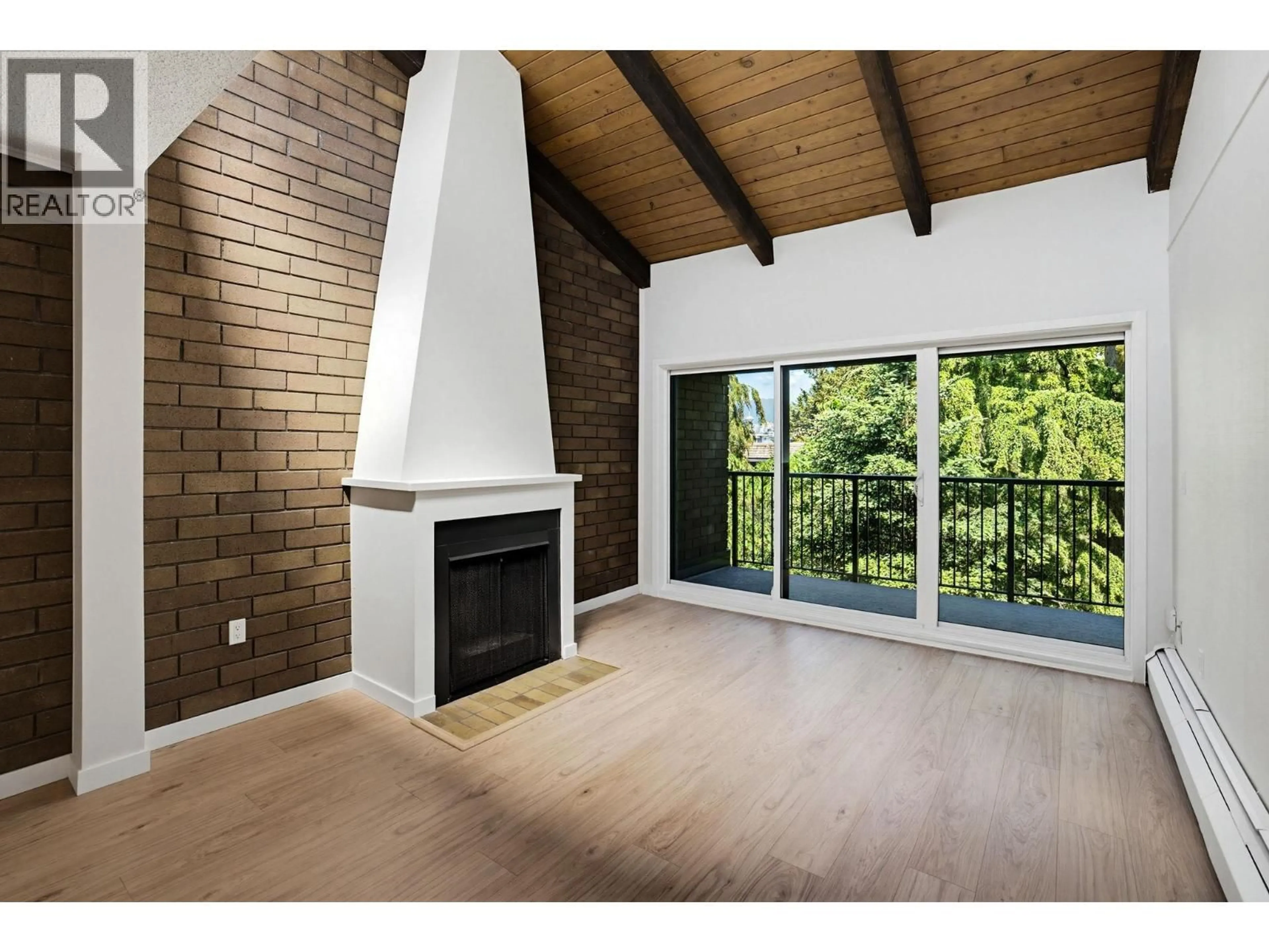 Unknown for 312 - 330 7TH AVENUE, Vancouver British Columbia V5T4K5