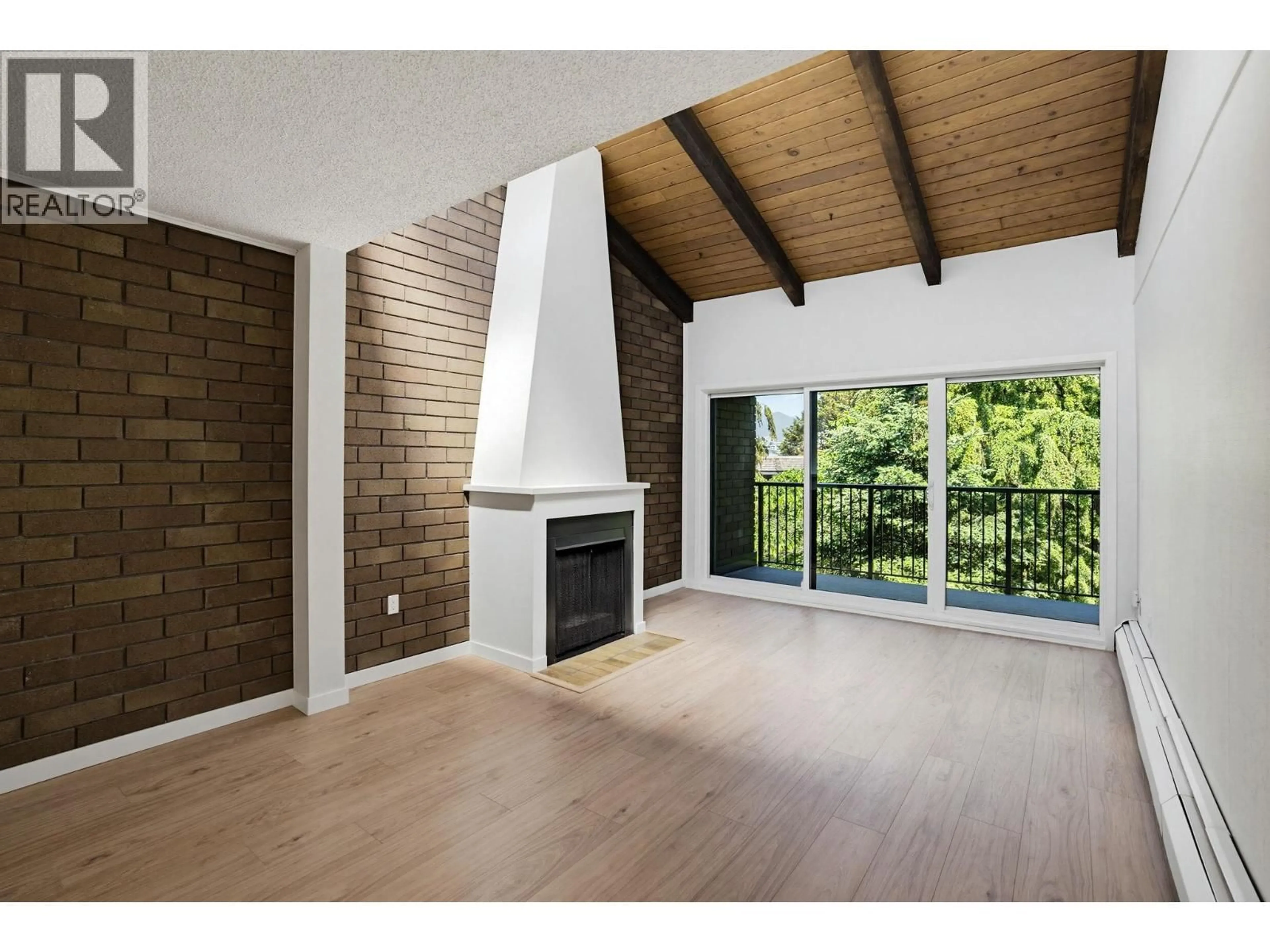Unknown for 312 - 330 7TH AVENUE, Vancouver British Columbia V5T4K5