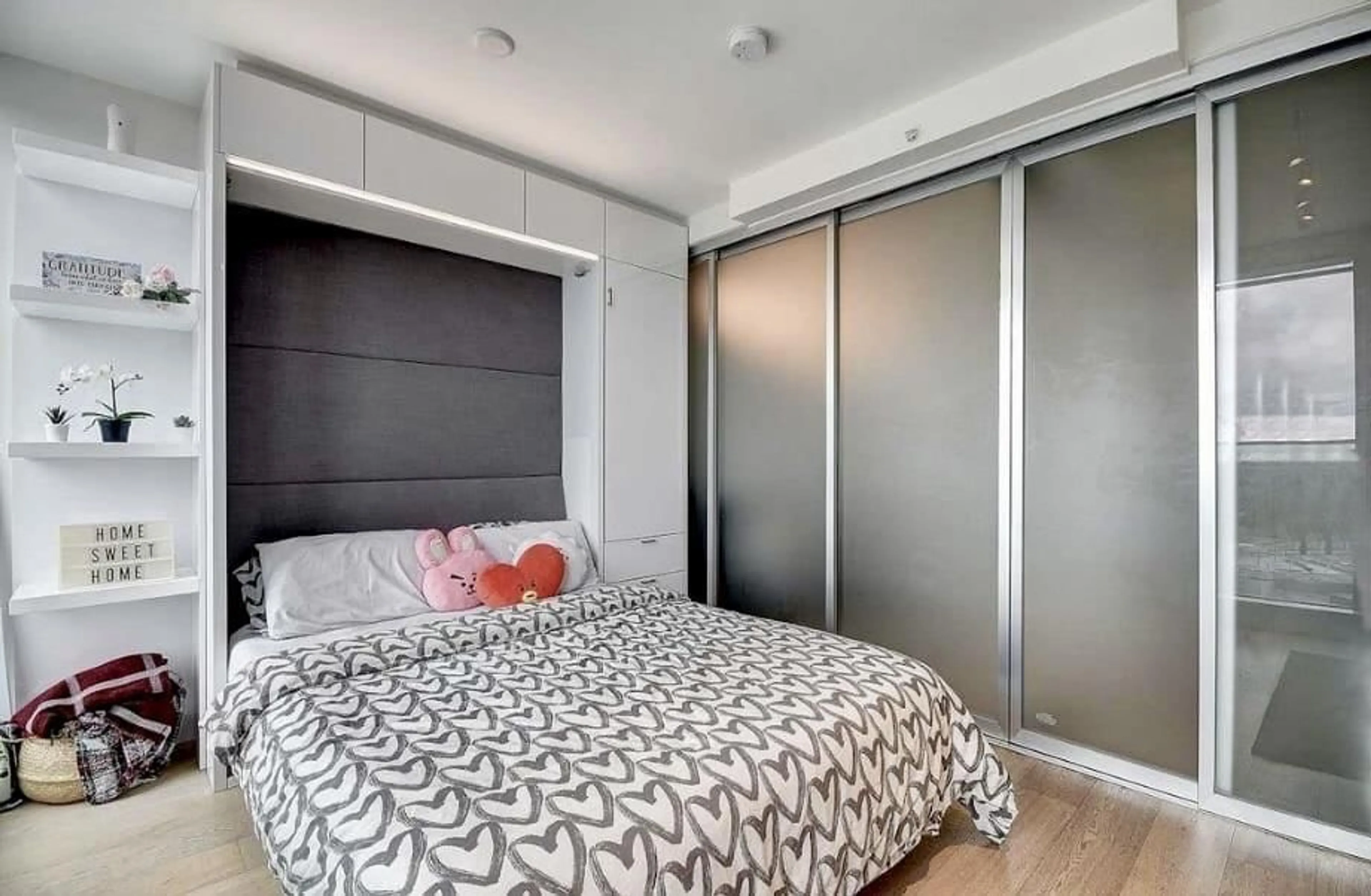 Bedroom with bed, unknown for 2213 - 13438 CENTRAL AVENUE, Surrey British Columbia V3T0N2