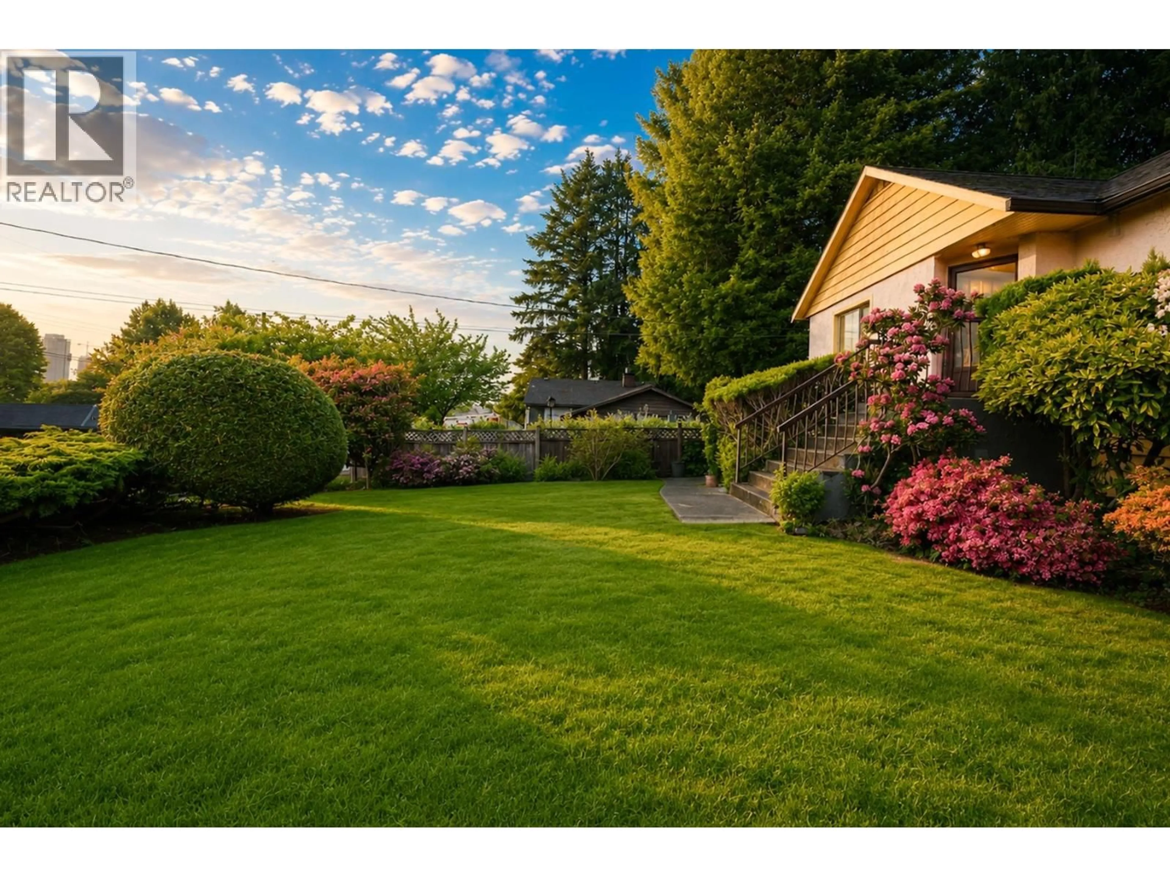 A pic from outside/outdoor area/front of a property/back of a property/a pic from drone, unknown for 5225 GEORGIA STREET, Burnaby British Columbia V5B1V3