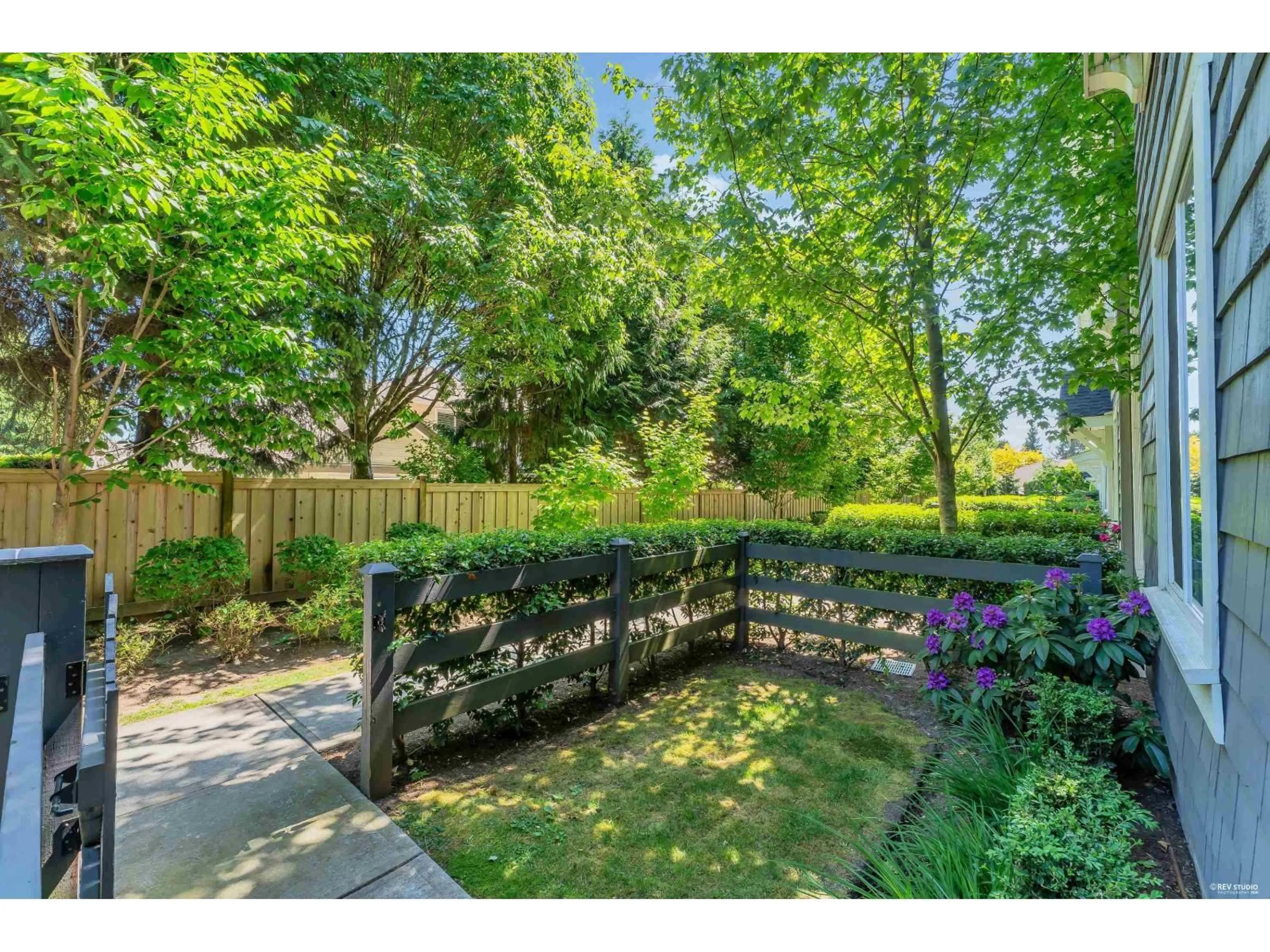 A pic from outside/outdoor area/front of a property/back of a property/a pic from drone, unknown for 129 - 15850 85 AVENUE, Surrey British Columbia V4N6W2