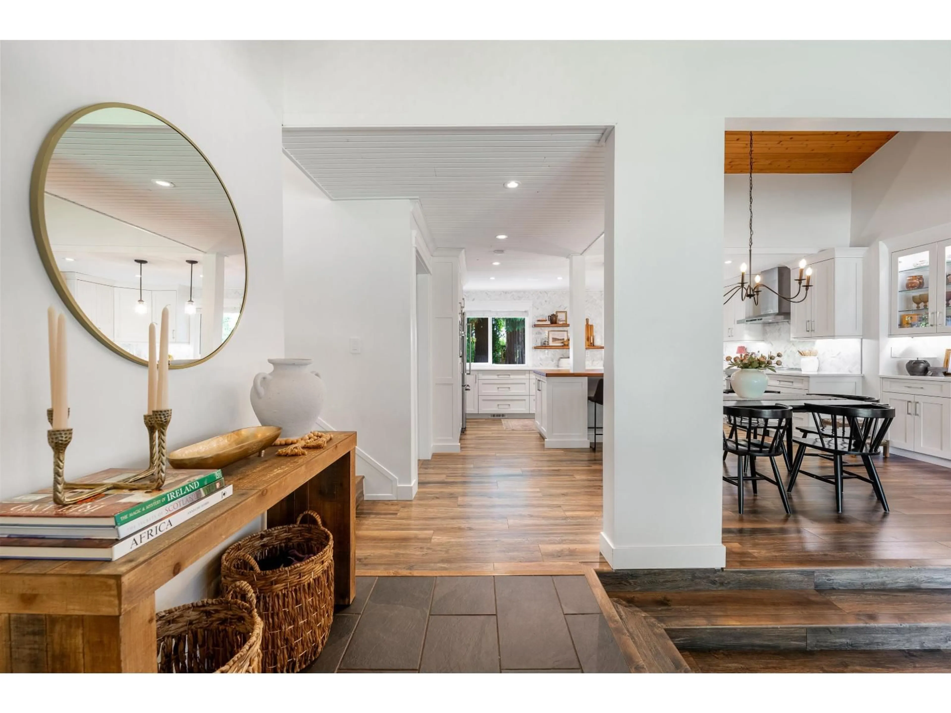 Indoor entryway for 4547 196A STREET, Langley British Columbia V3A7G5