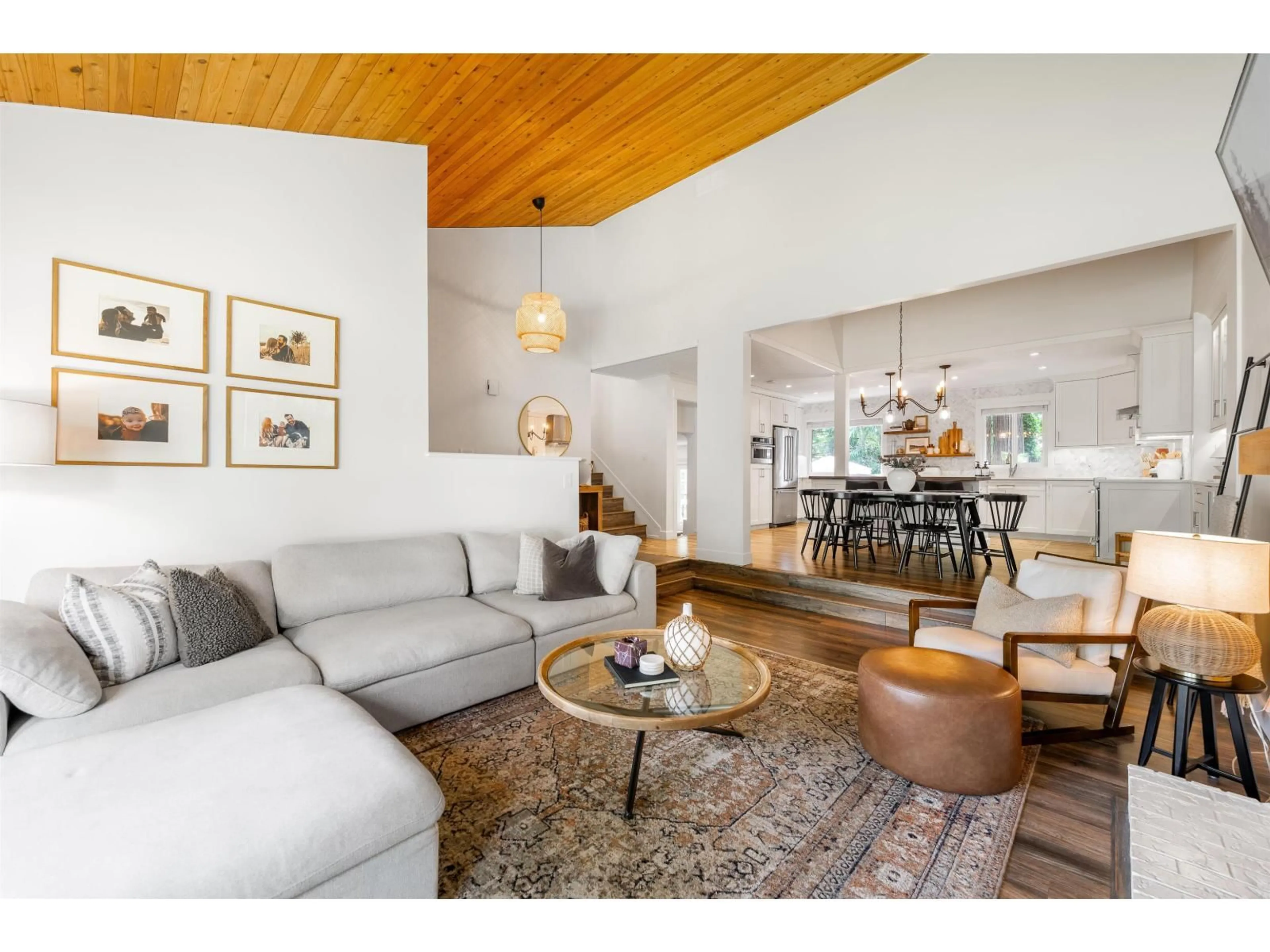 Living room with furniture, wood/laminate floor for 4547 196A STREET, Langley British Columbia V3A7G5