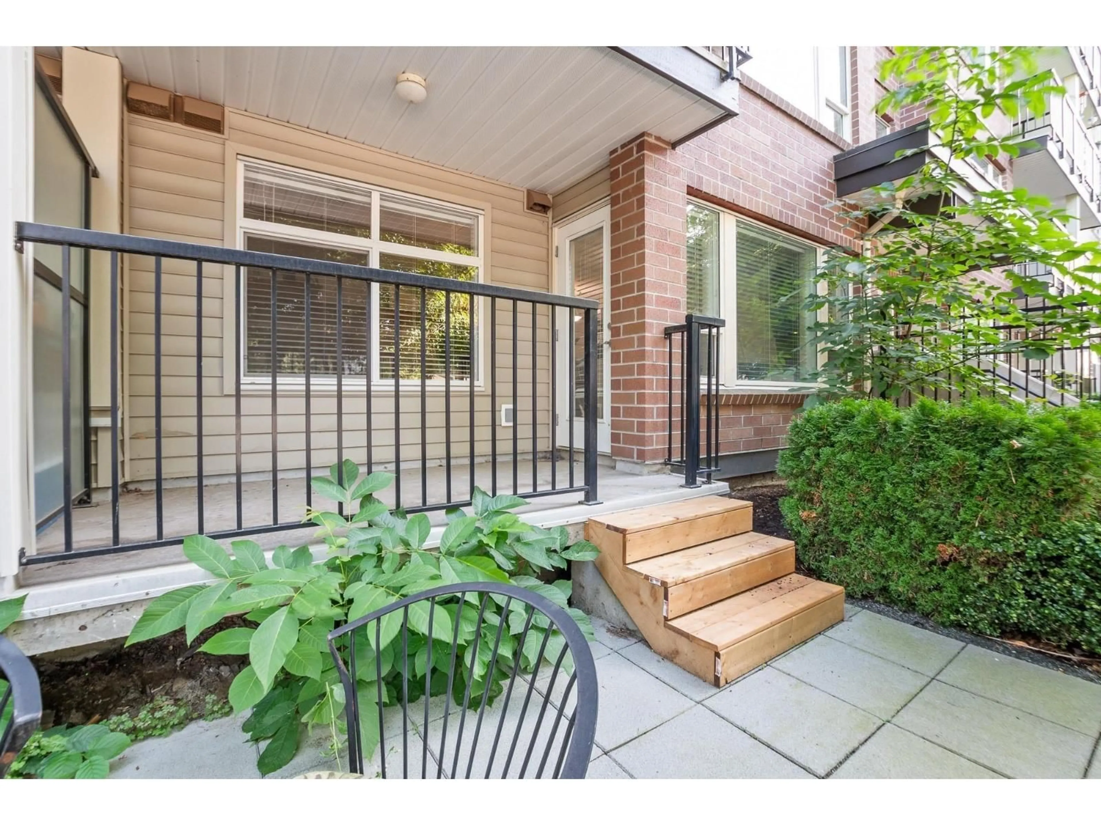 Patio, street for 109 - 46150 BOLE AVENUE, Chilliwack British Columbia V2P0B7