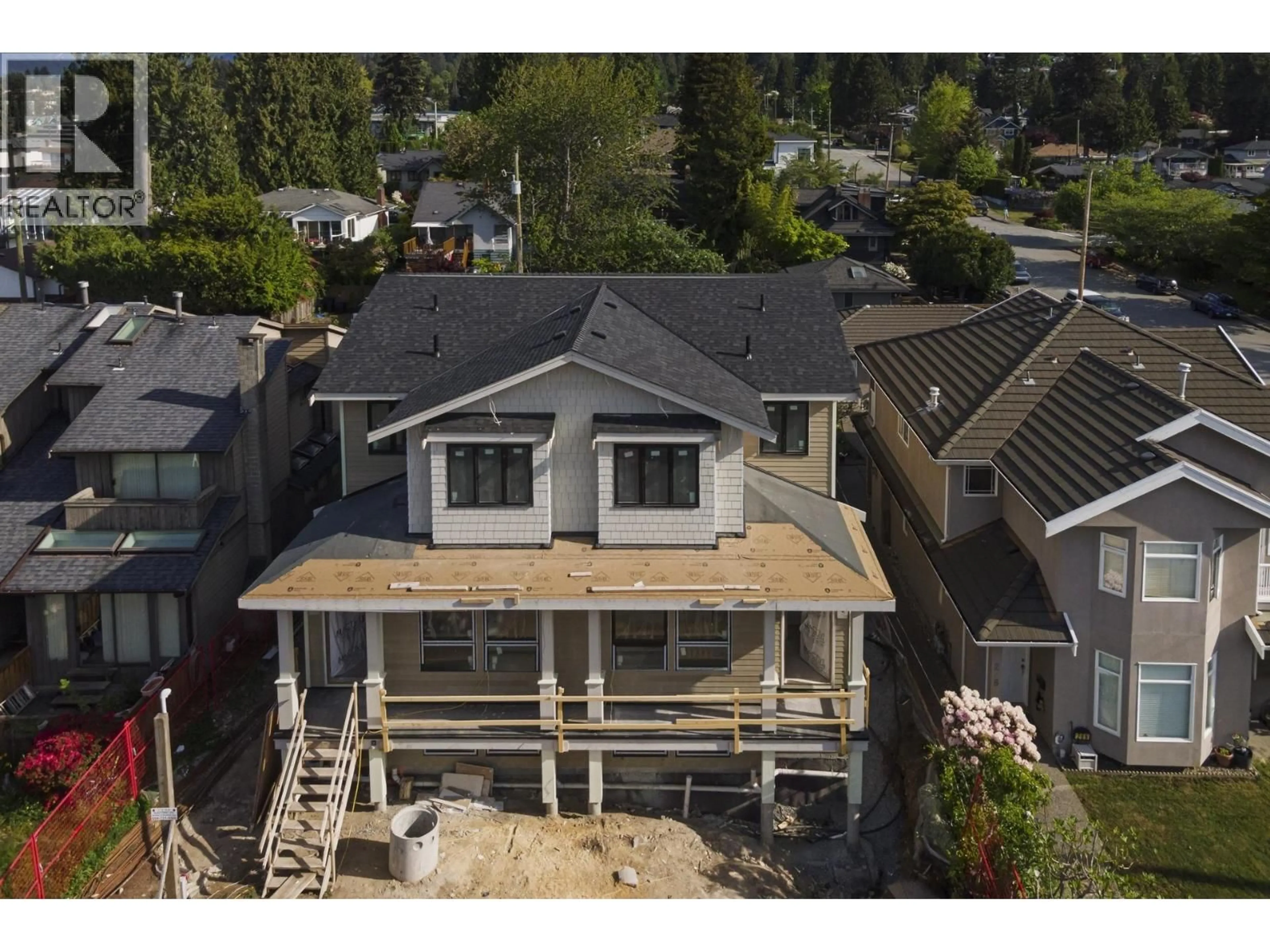 A pic from outside/outdoor area/front of a property/back of a property/a pic from drone, unknown for 258 21ST STREET, North Vancouver British Columbia V7L3B6