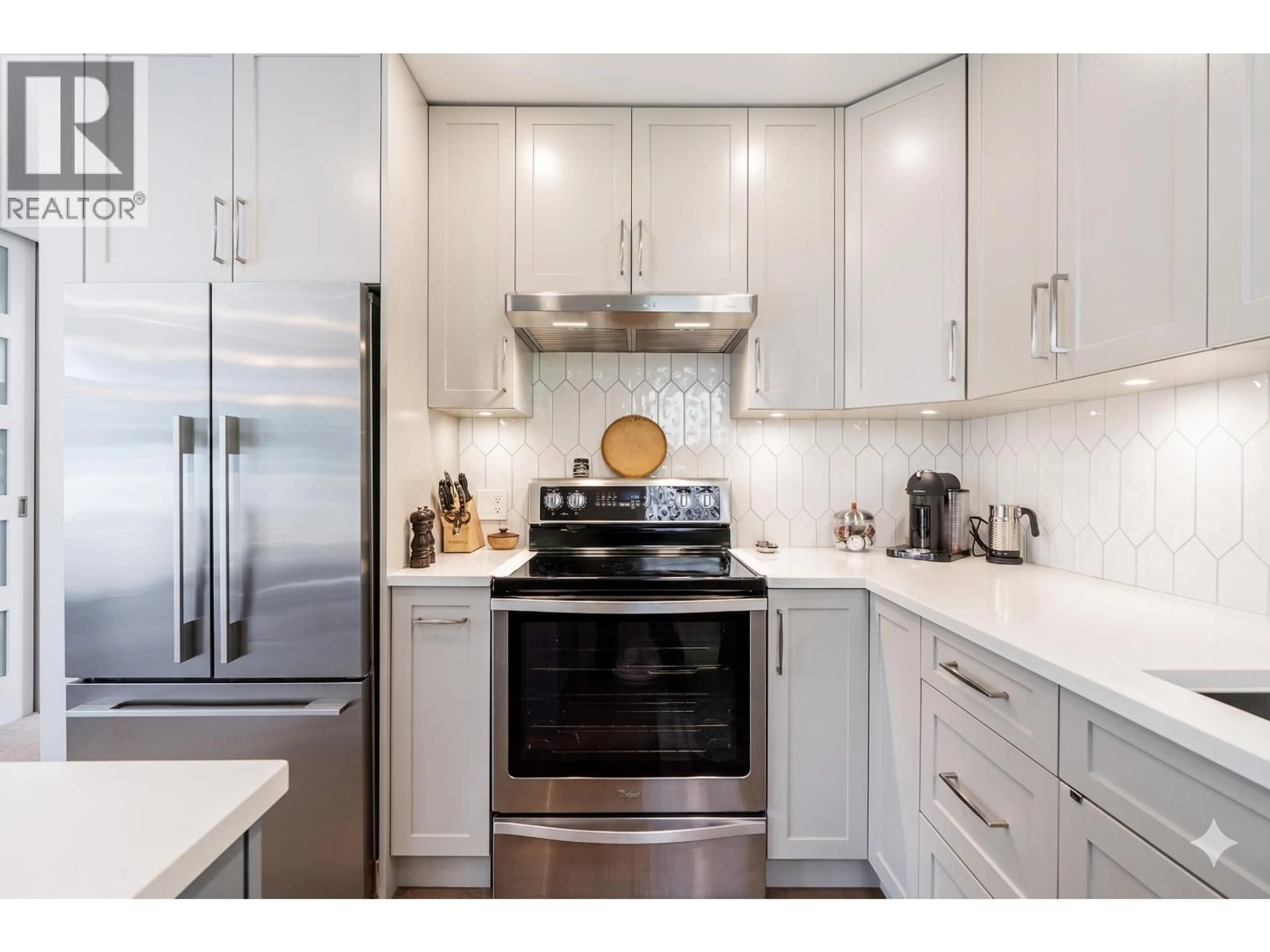 Unknown for 306 - 1535 CHESTERFIELD AVENUE, North Vancouver British Columbia V7M2N5