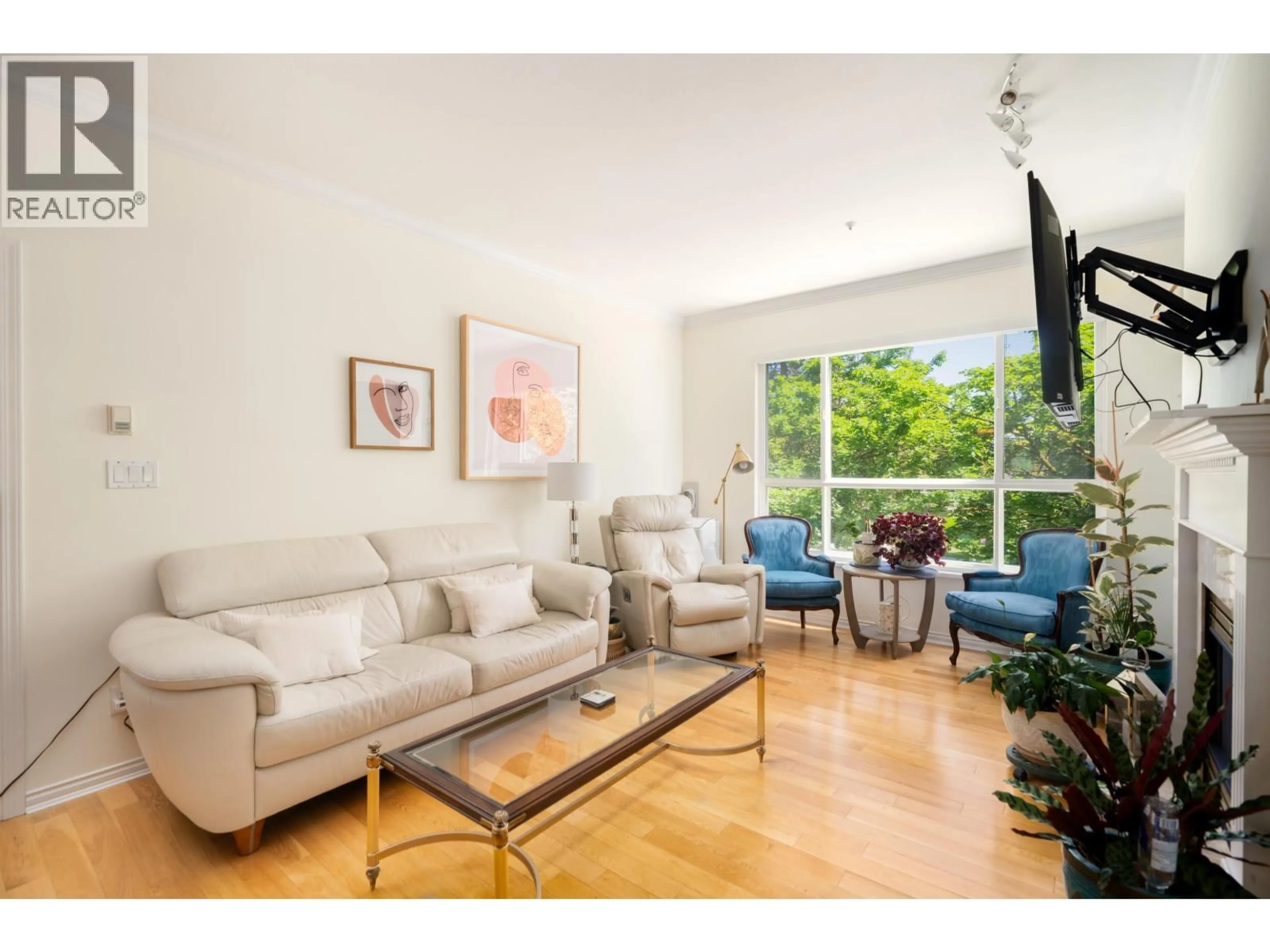 Living room with furniture, unknown for 229 - 3098 GUILDFORD WAY, Coquitlam British Columbia V3B7W8
