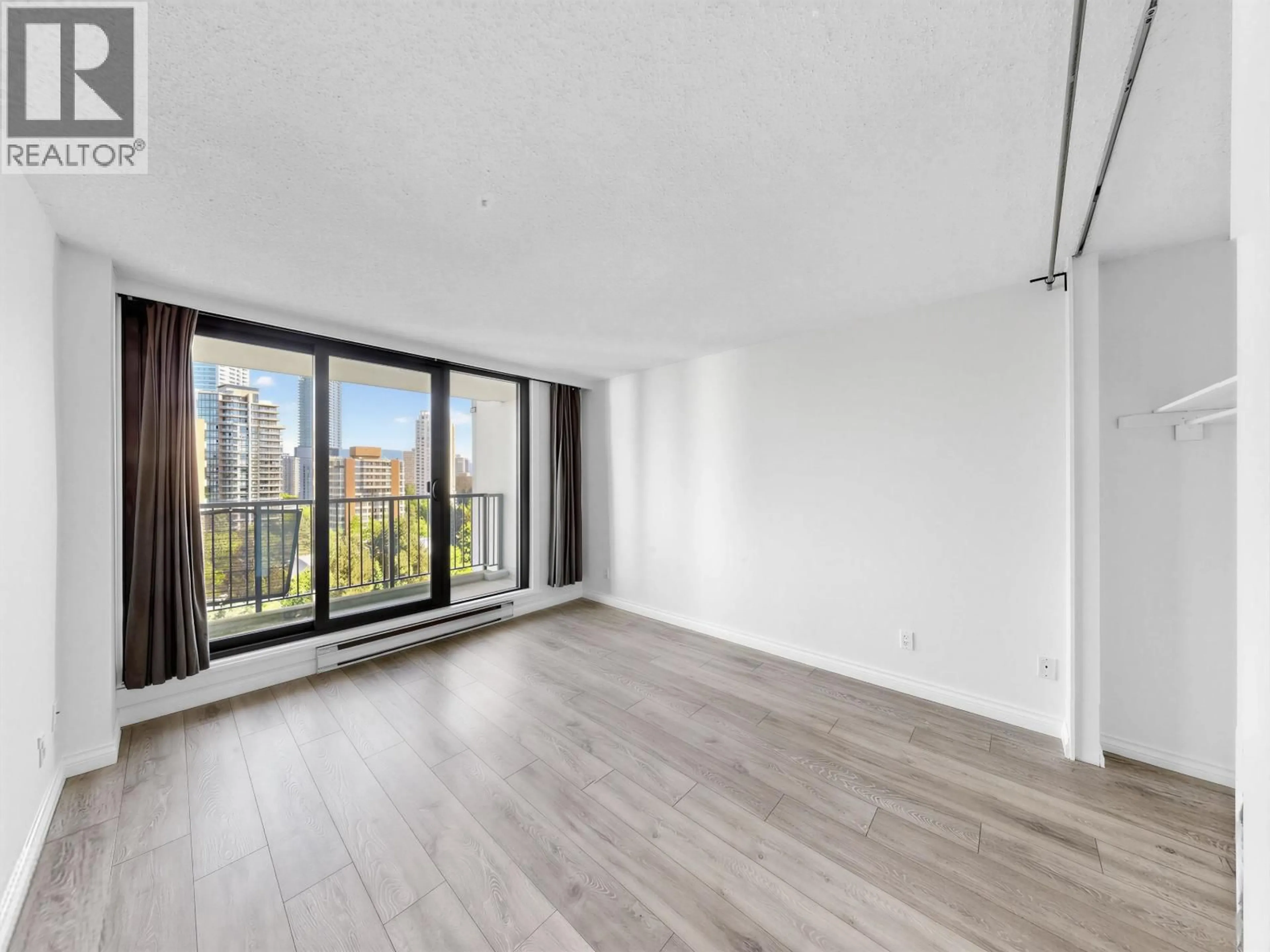 A pic of a room for 1403 - 6455 WILLINGDON AVENUE, Burnaby British Columbia V5H4E4