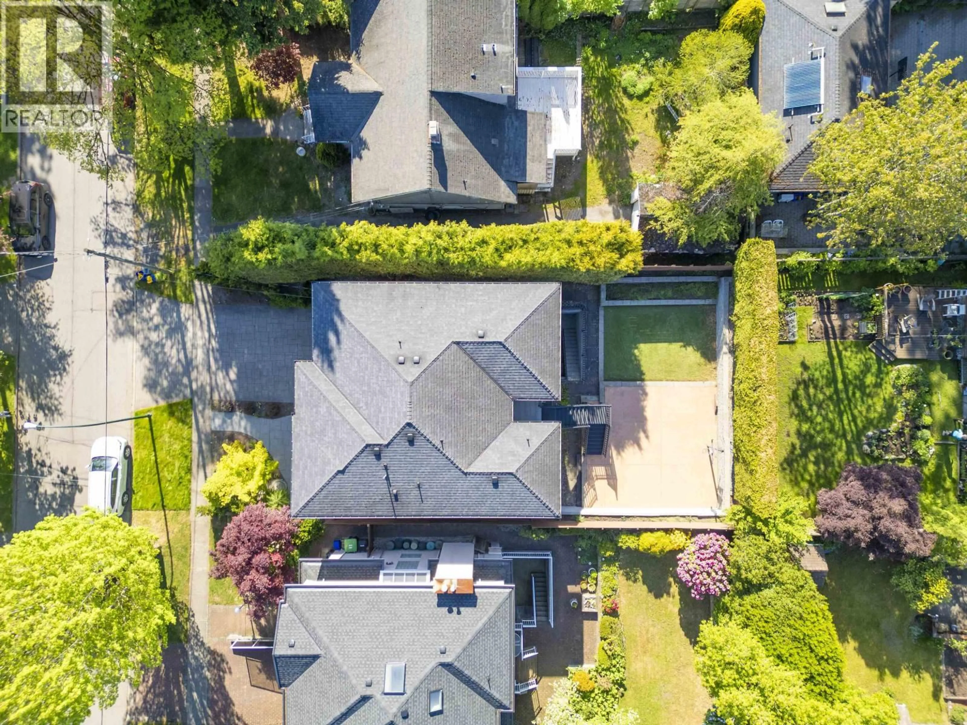 A pic from outside/outdoor area/front of a property/back of a property/a pic from drone, street for 3439 40TH W AVENUE, Vancouver British Columbia V6N3B5