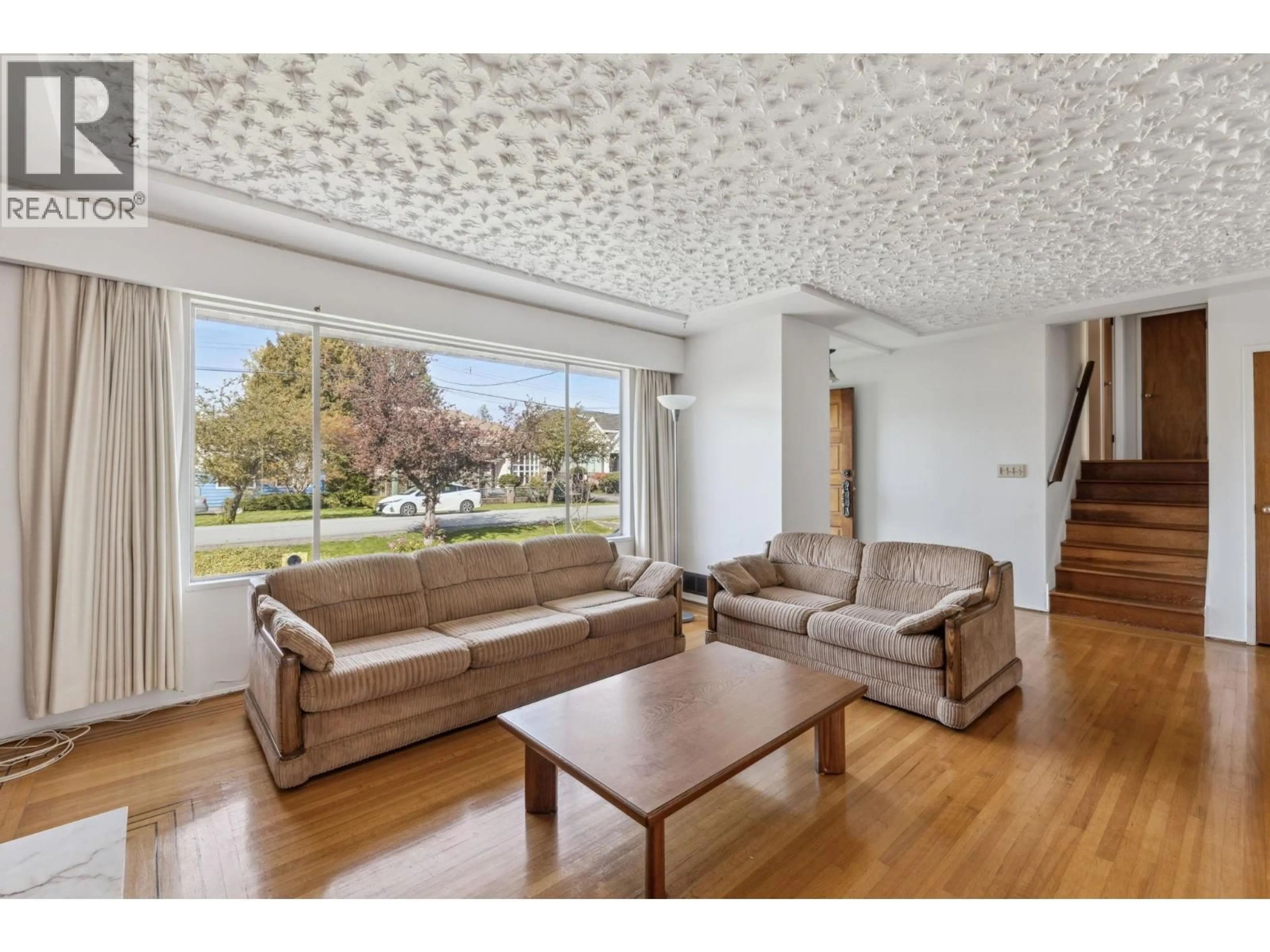 Living room with furniture, unknown for 3780 BARMOND AVENUE, Richmond British Columbia V7E1A3