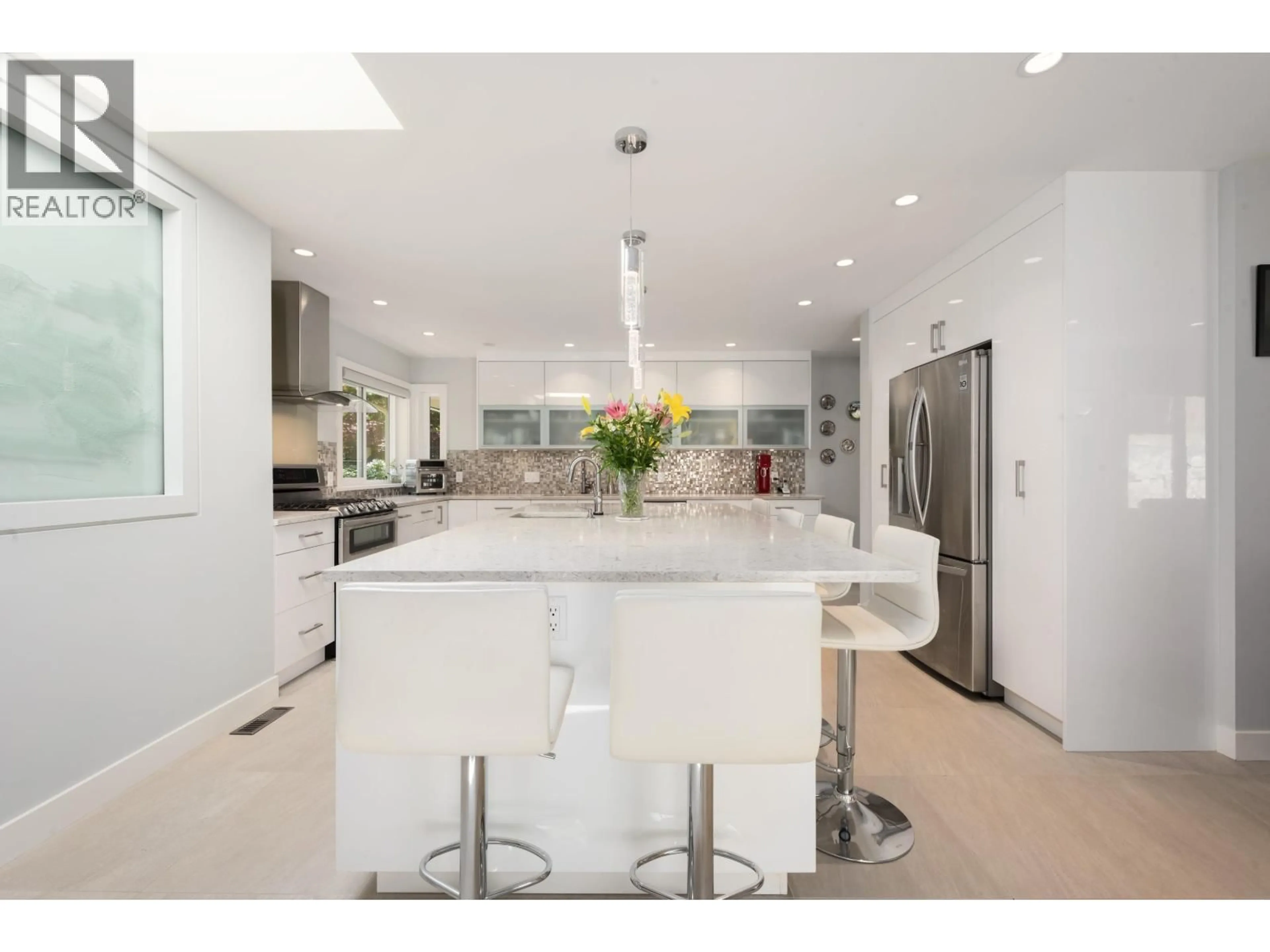 Contemporary kitchen, ceramic/tile floor for 772 REGAL CRESCENT, North Vancouver British Columbia V7K2X8