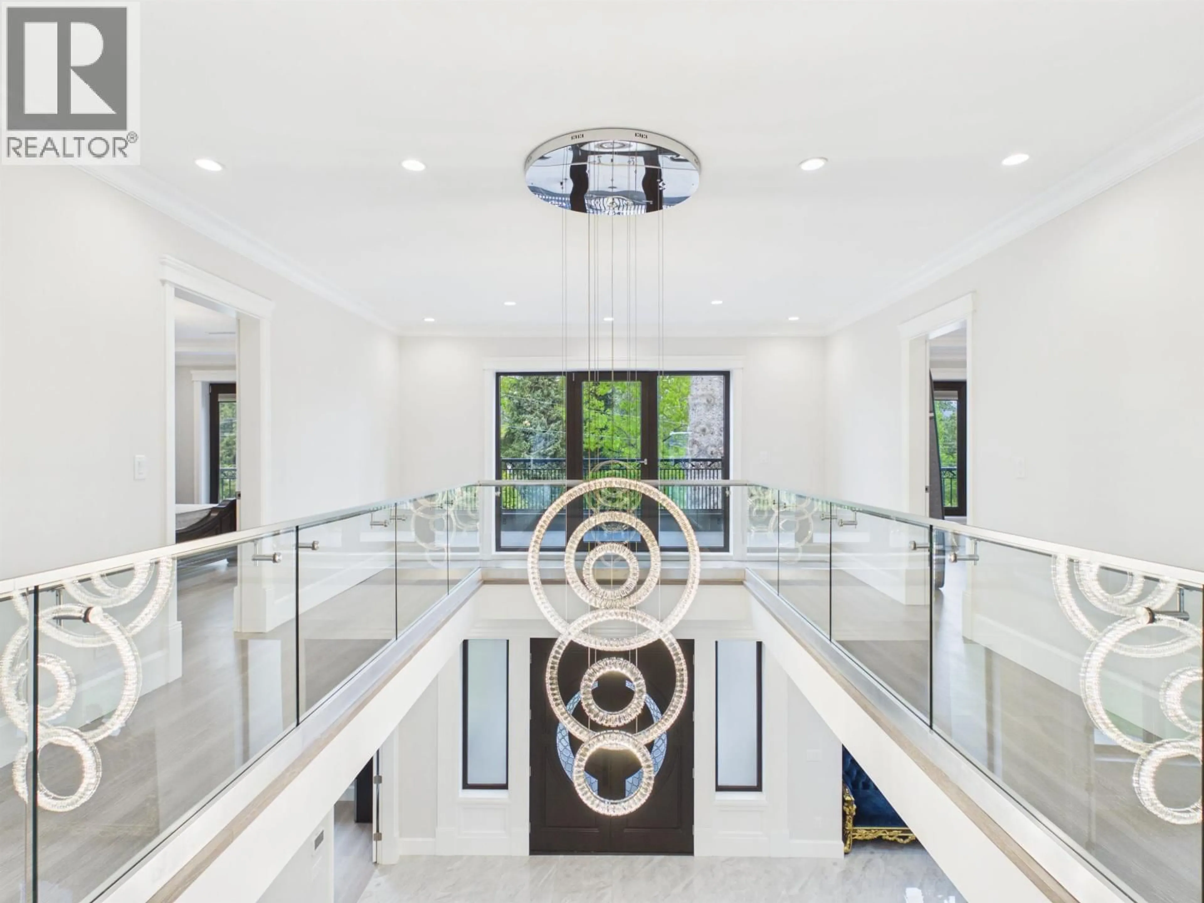 Indoor foyer for 1130 SMITH AVENUE, Coquitlam British Columbia V3J2X8
