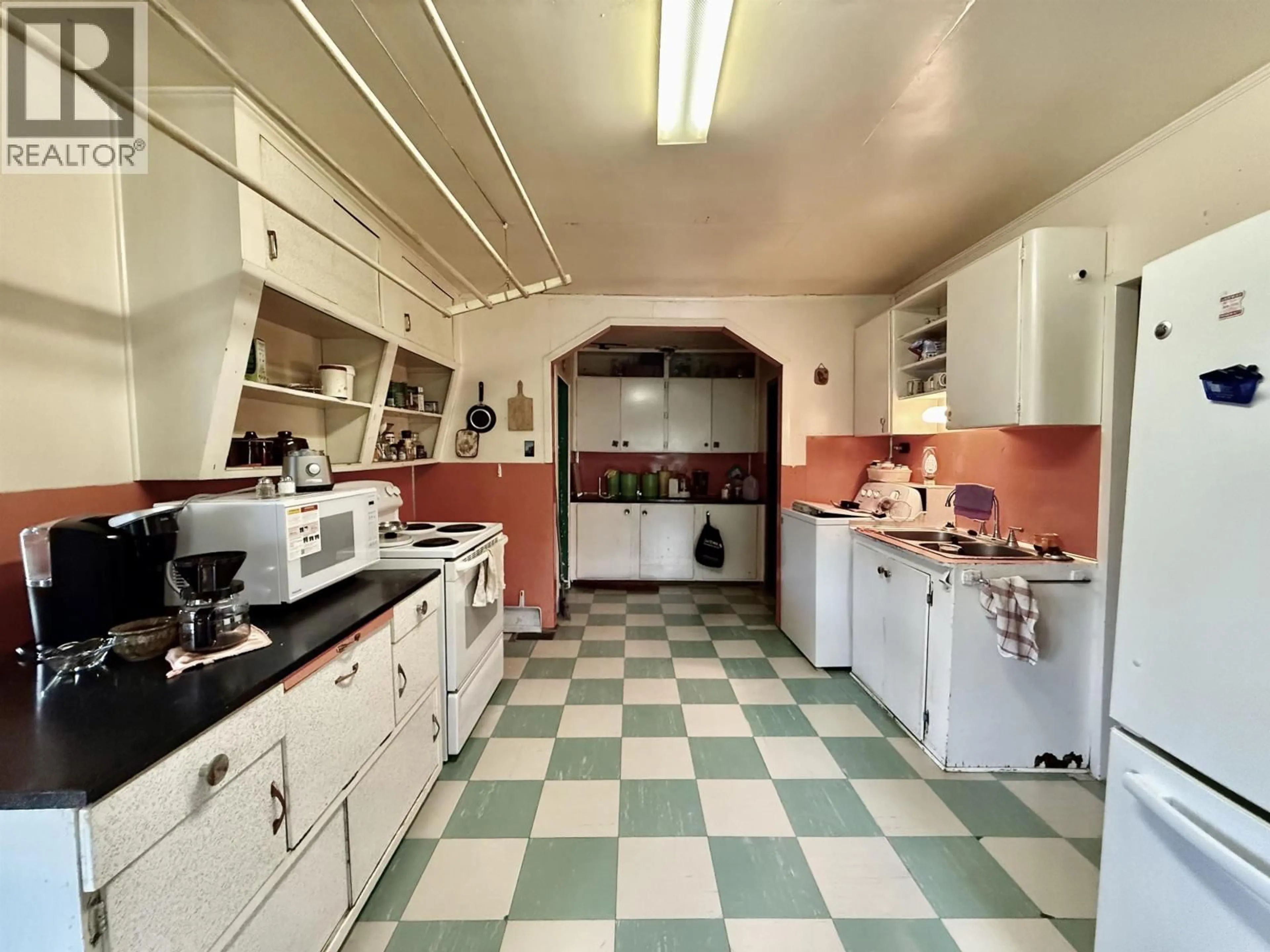Standard kitchen, ceramic/tile floor for 3712 KALUM STREET, Terrace British Columbia V8G2P7