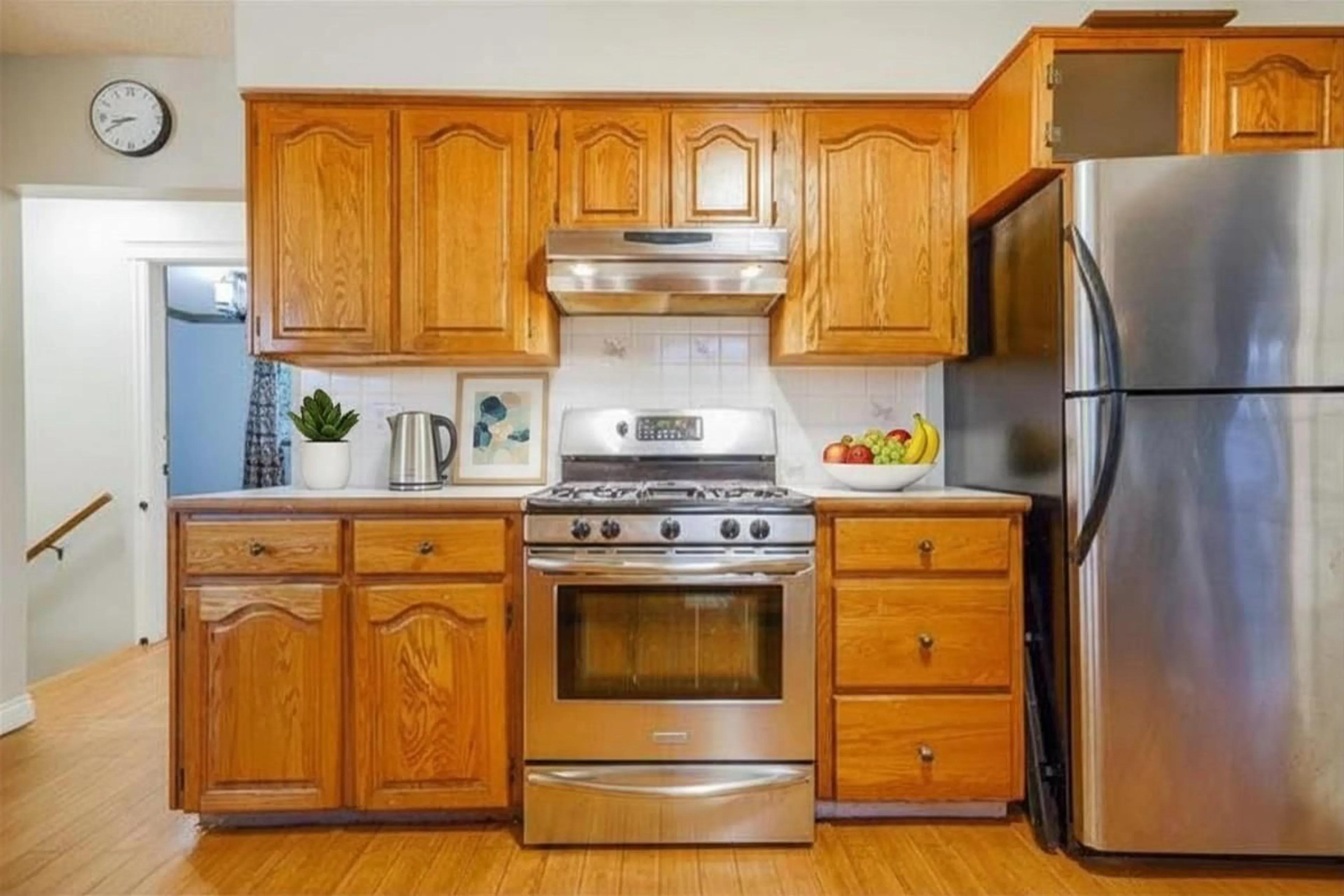 Standard kitchen, unknown for 4286 186 STREET, Surrey British Columbia V3Z1B4