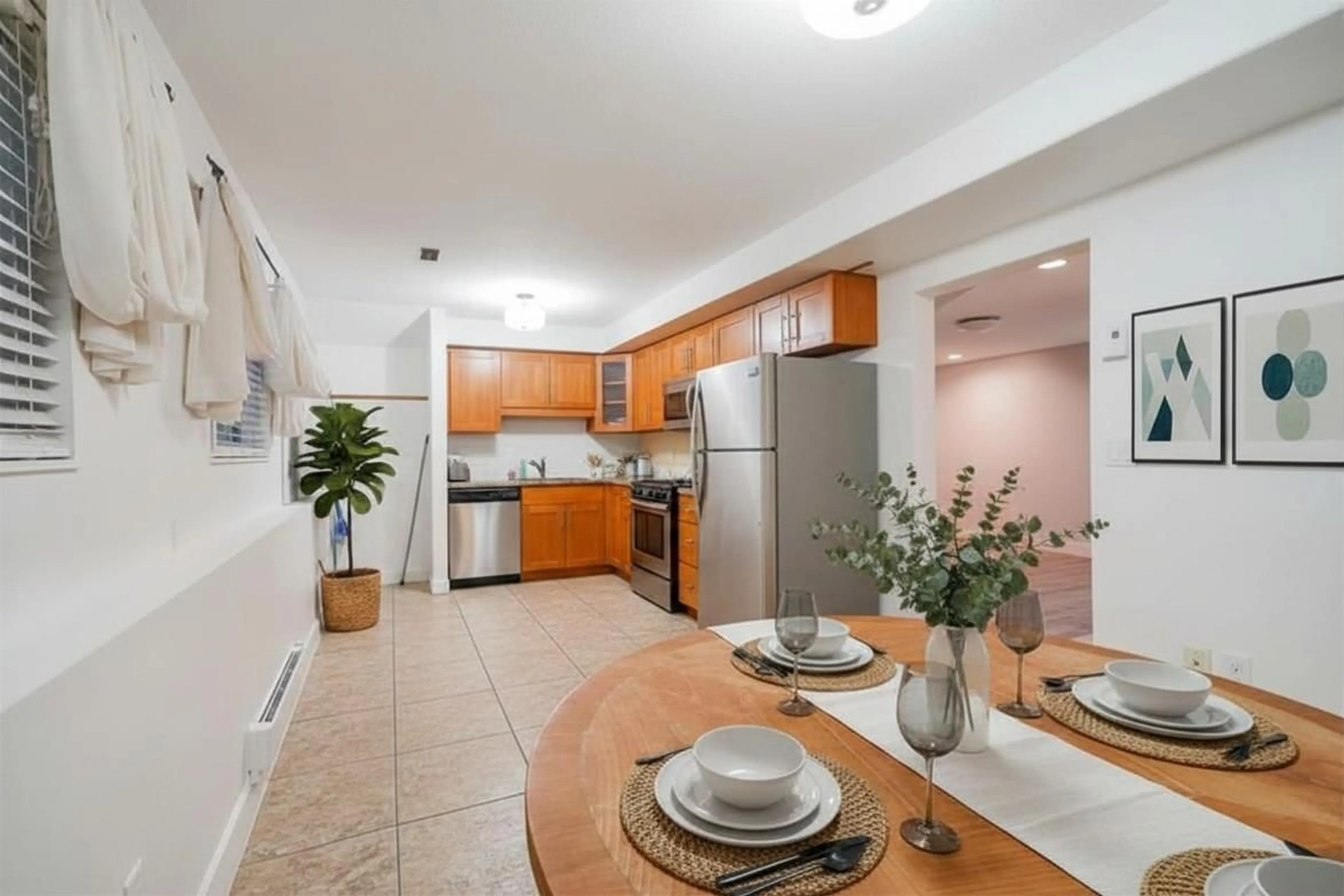 Standard kitchen, unknown for 4286 186 STREET, Surrey British Columbia V3Z1B4