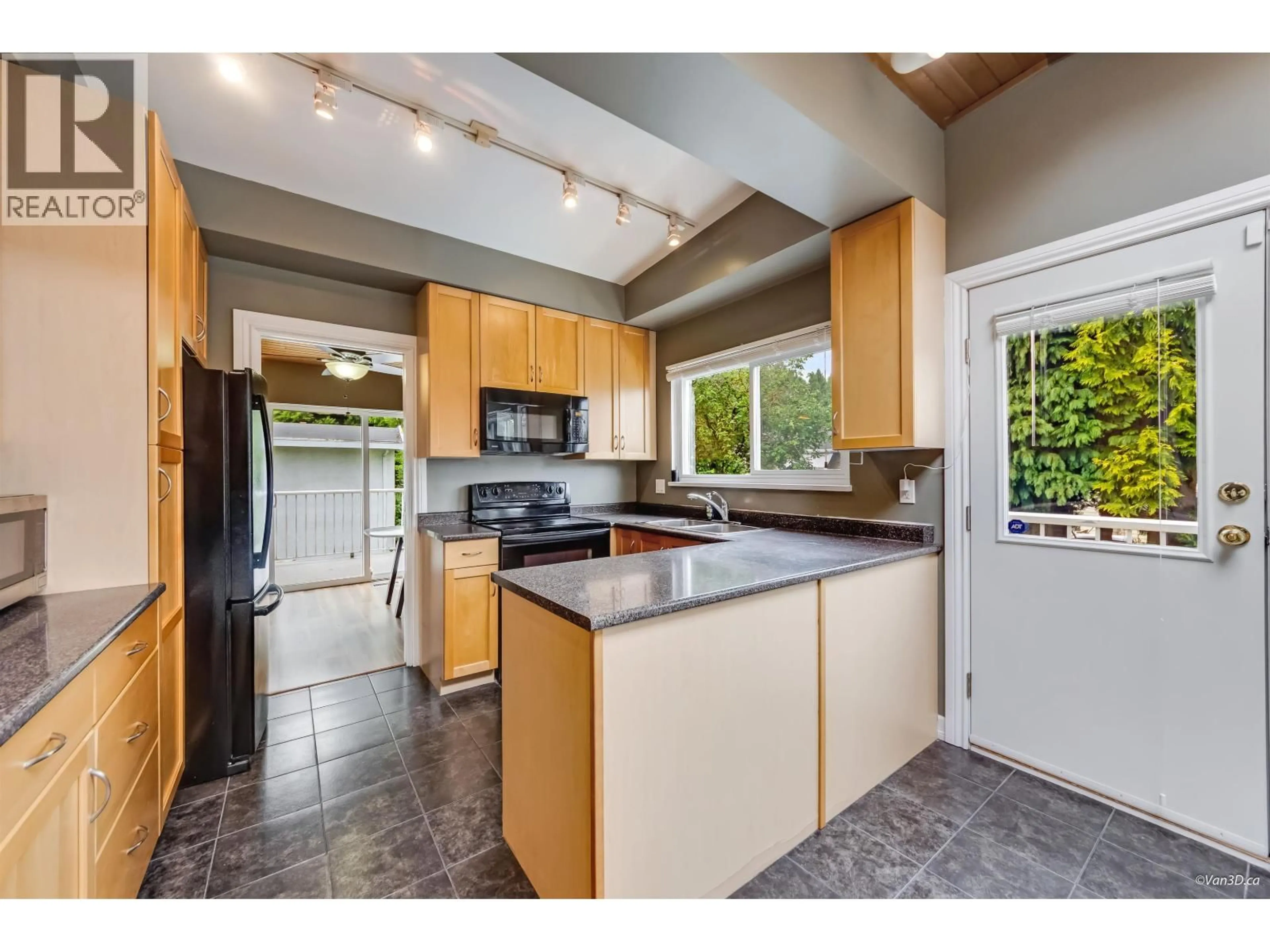Open concept kitchen, unknown for 1066 BERNARD PLACE, Port Coquitlam British Columbia V3B1W8