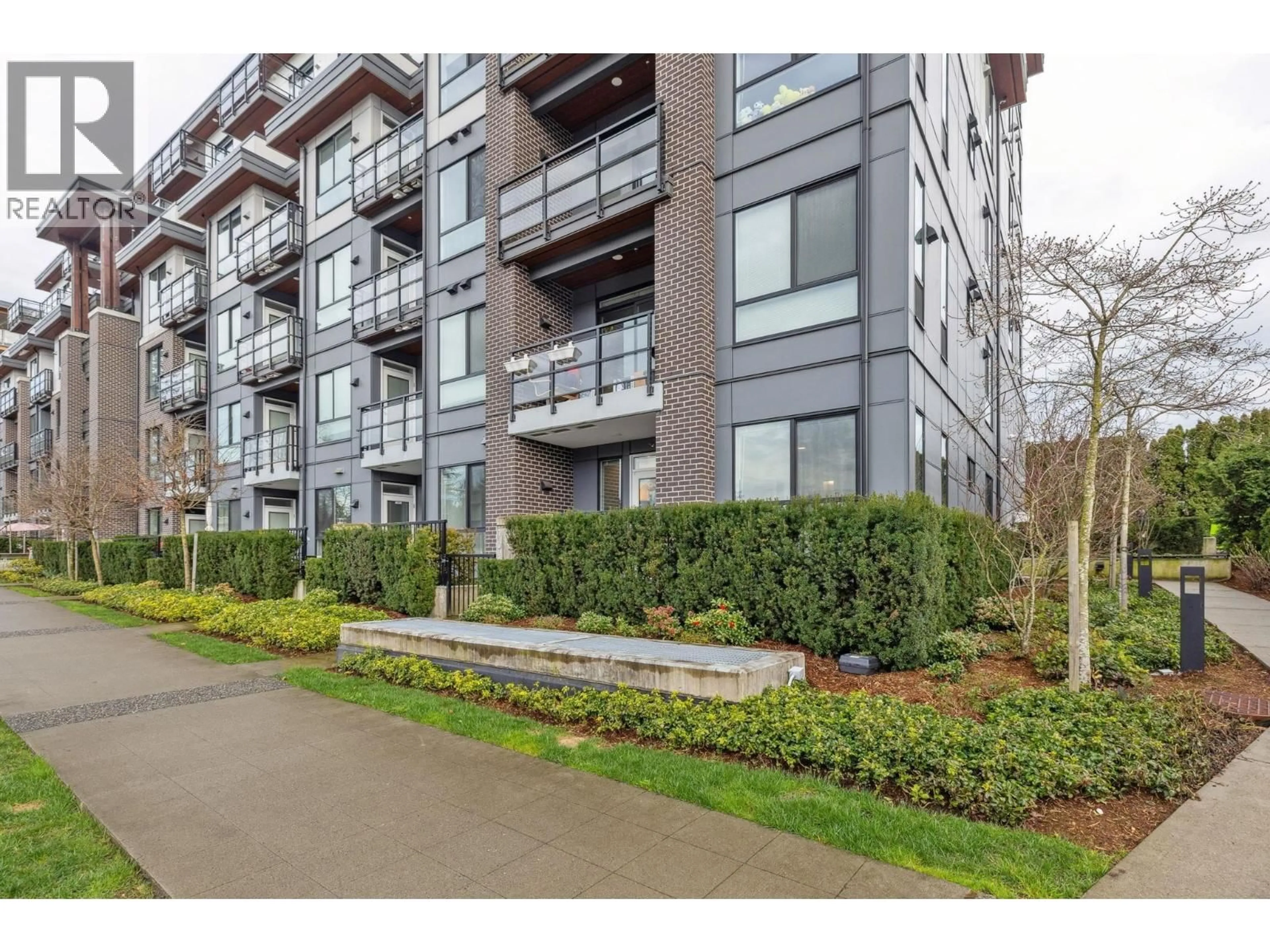 Patio, street for 101 - 700 CLARKE ROAD, Coquitlam British Columbia V3J3Y1