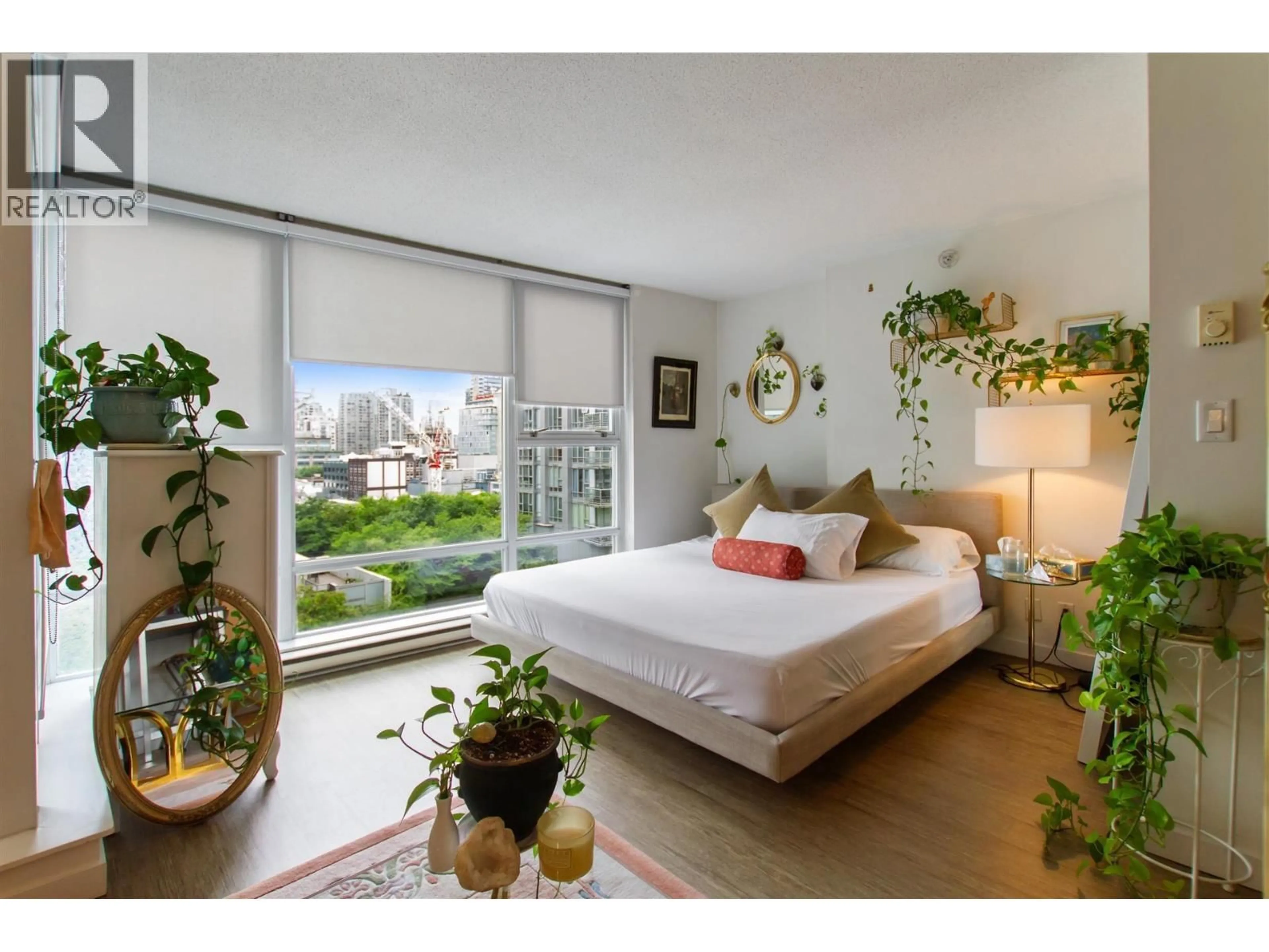 Bedroom with bed, unknown for 707 - 131 REGIMENT SQUARE, Vancouver British Columbia V6B1X6