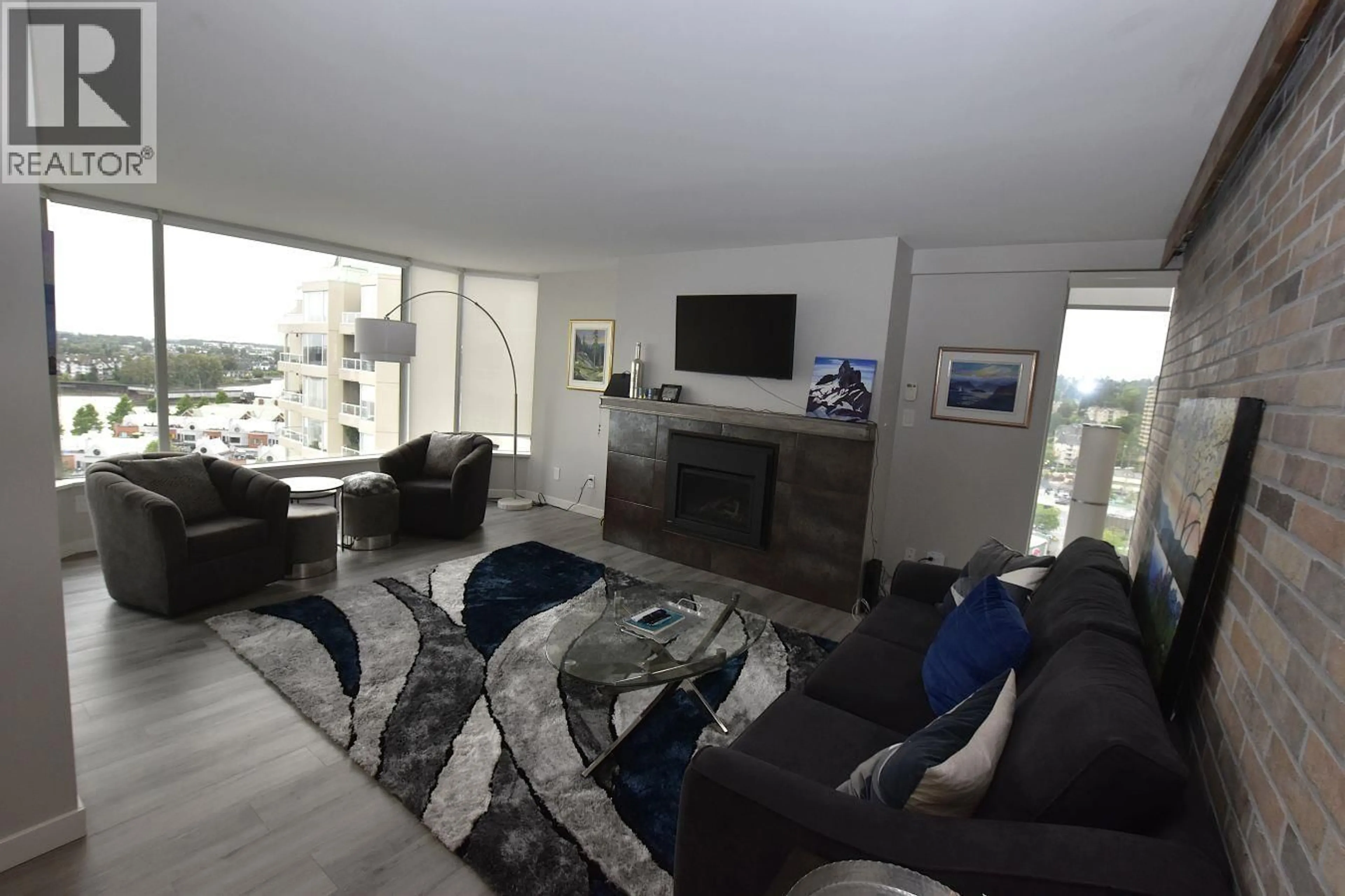 Living room with furniture, unknown for 1606 - 1045 QUAYSIDE DRIVE, New Westminster British Columbia V3M6C9