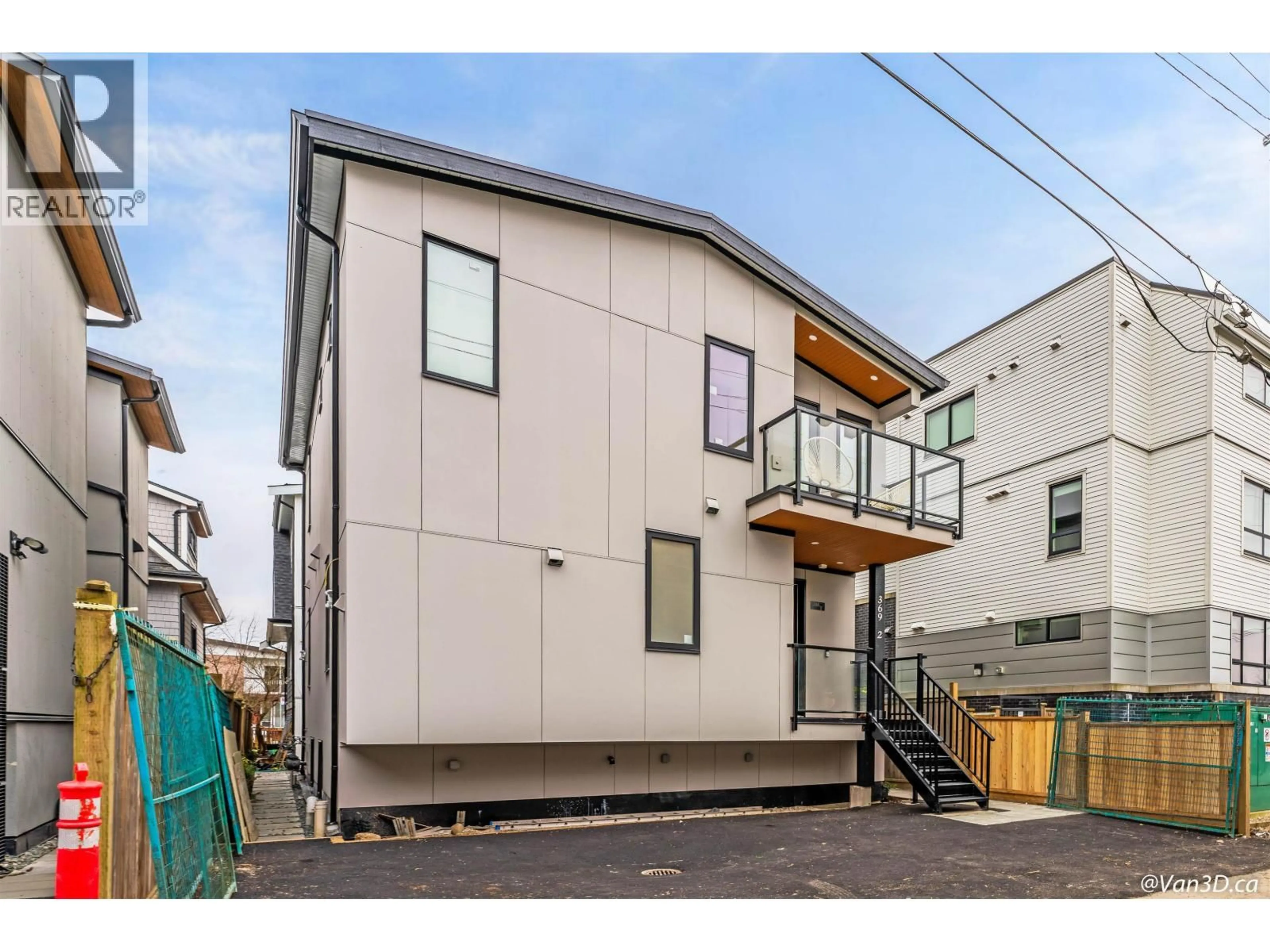 Home with vinyl exterior material, street for 2 - 369 16TH AVENUE, Vancouver British Columbia V5T2T7