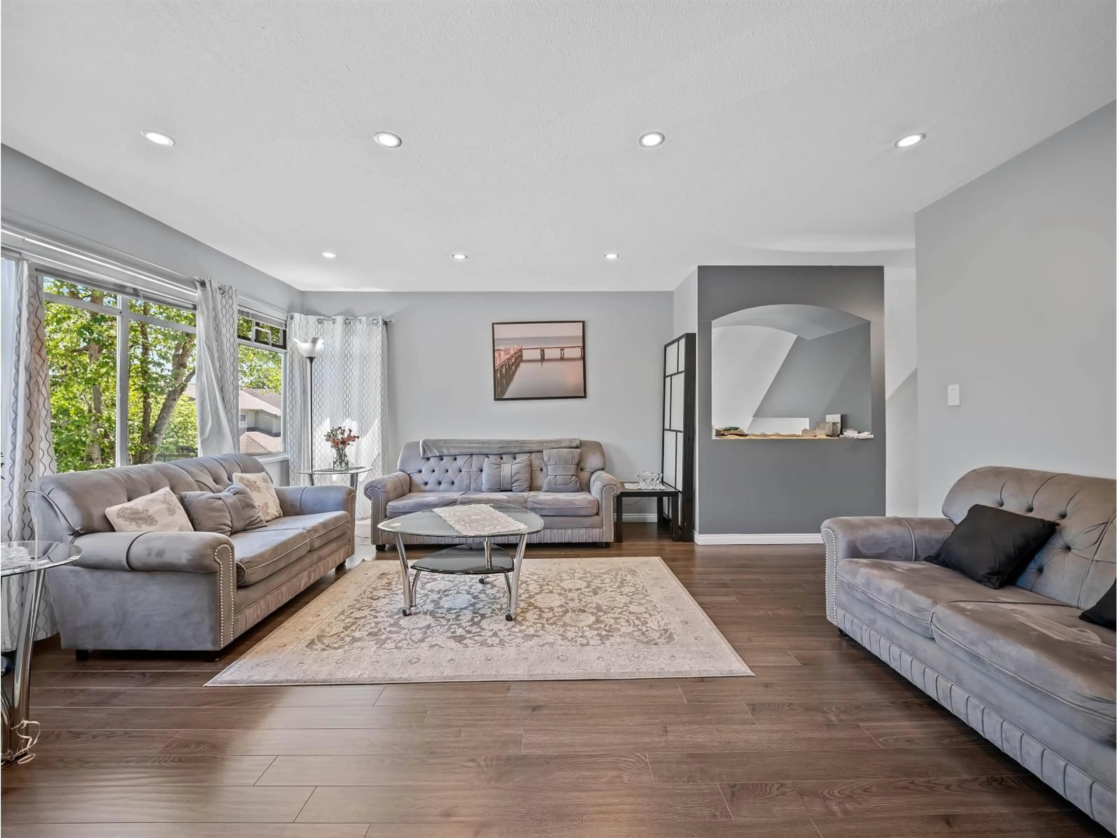 Living room with furniture, unknown for 3 - 10238 155A STREET, Surrey British Columbia V3R0V8