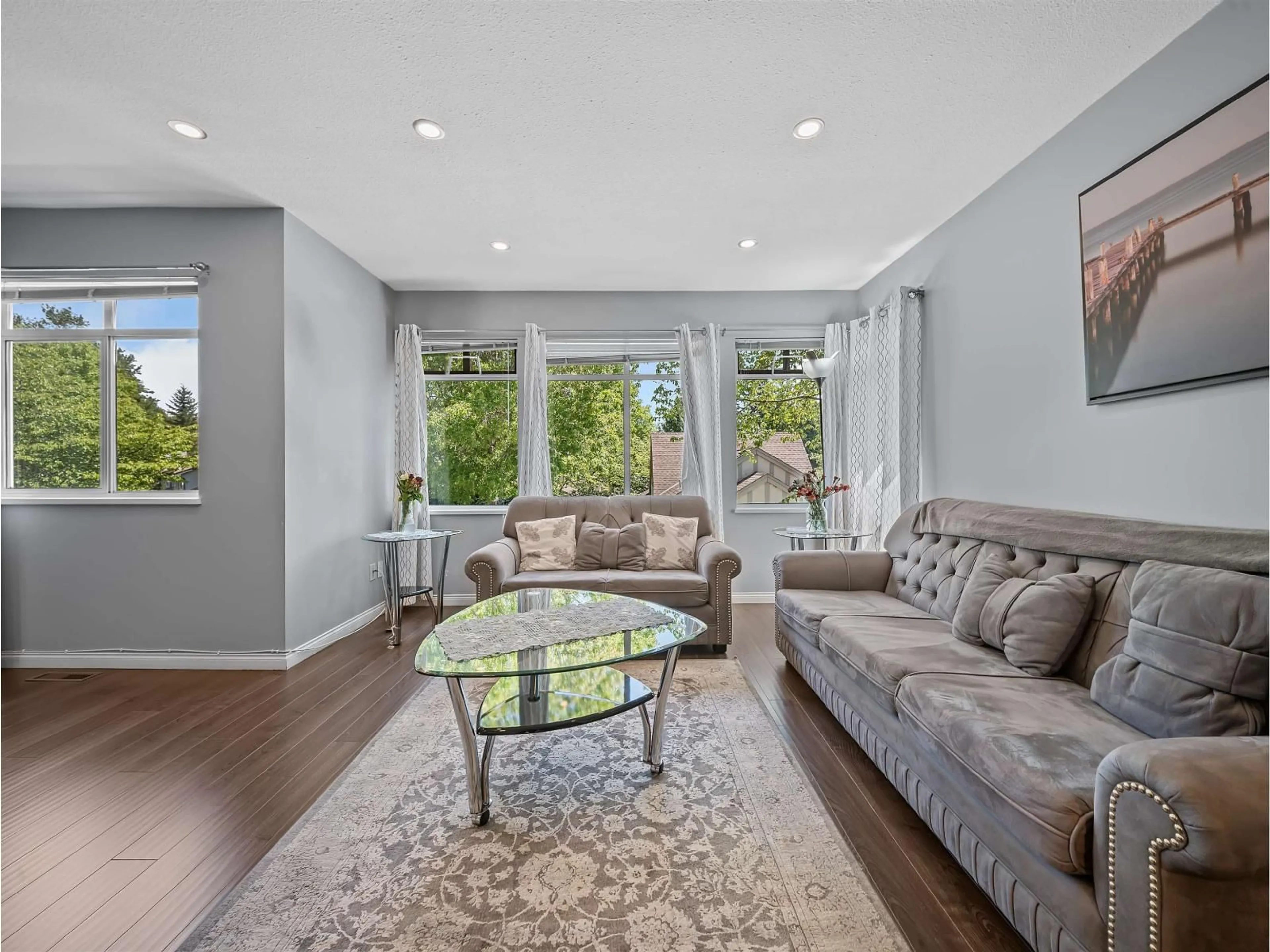 Living room with furniture, unknown for 3 - 10238 155A STREET, Surrey British Columbia V3R0V8