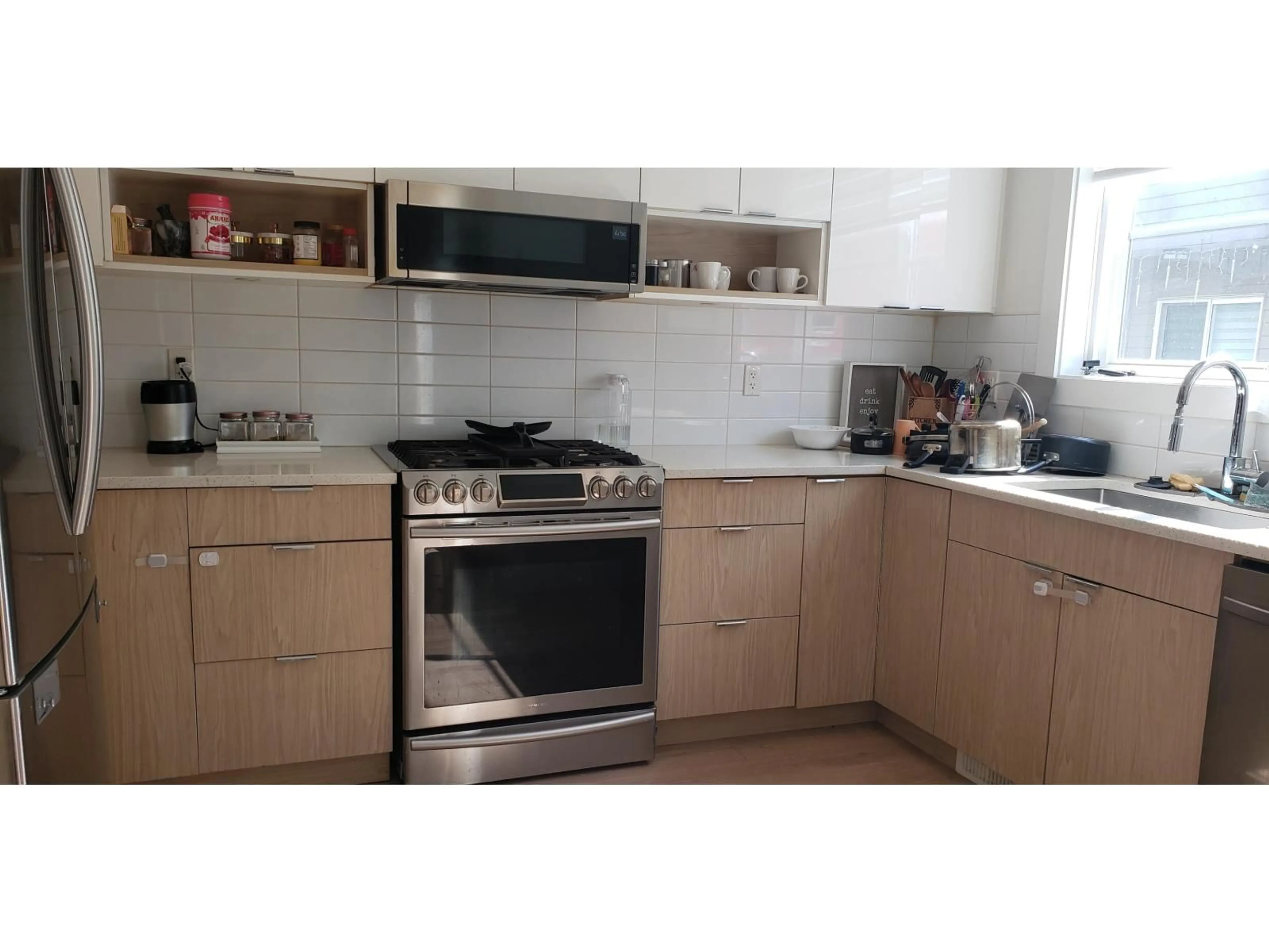 Standard kitchen, unknown for 29 - 8140 166 STREET, Surrey British Columbia V4N6W1