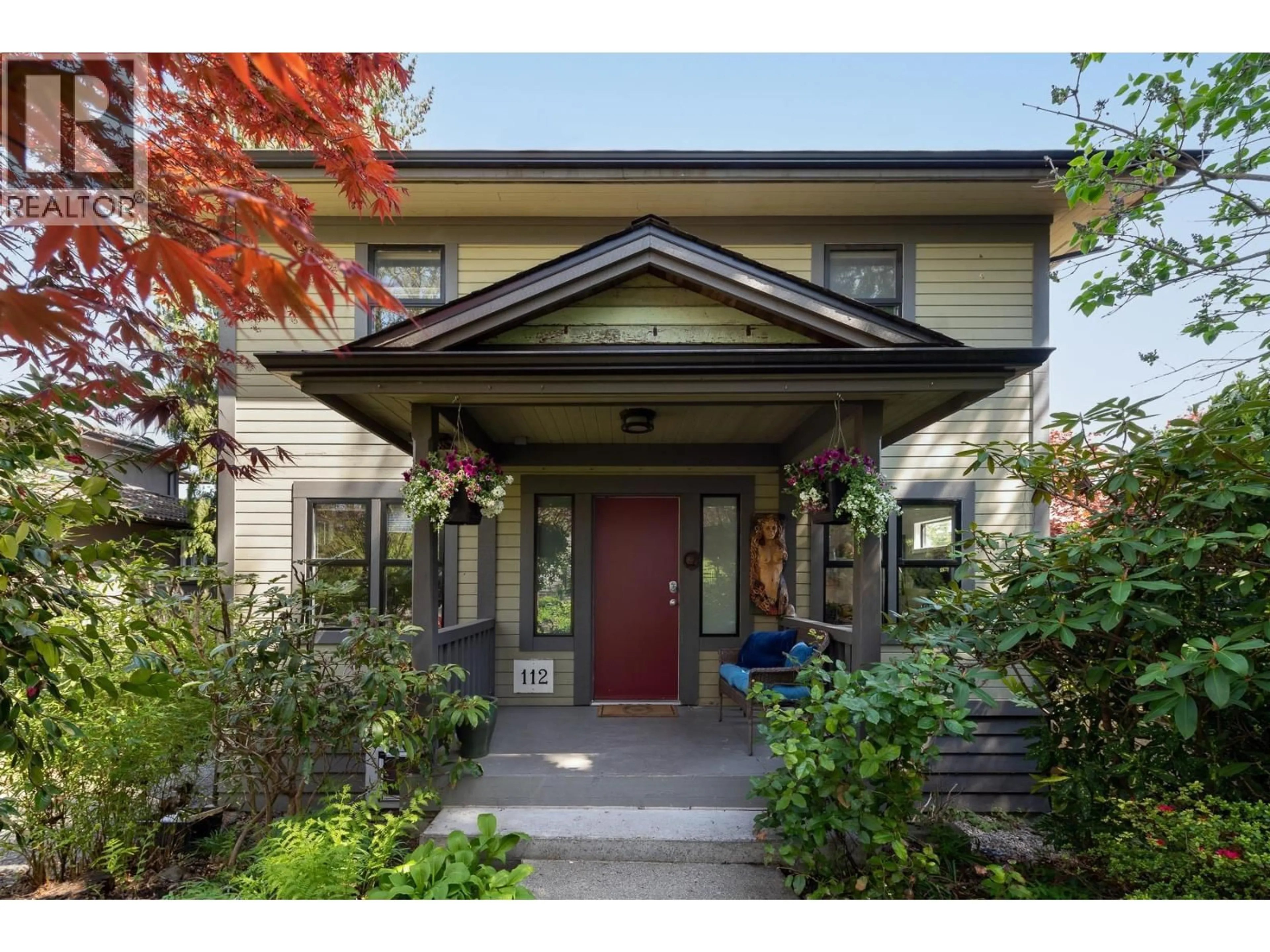 Indoor entryway for 112 MINER STREET, New Westminster British Columbia V3L3Z2