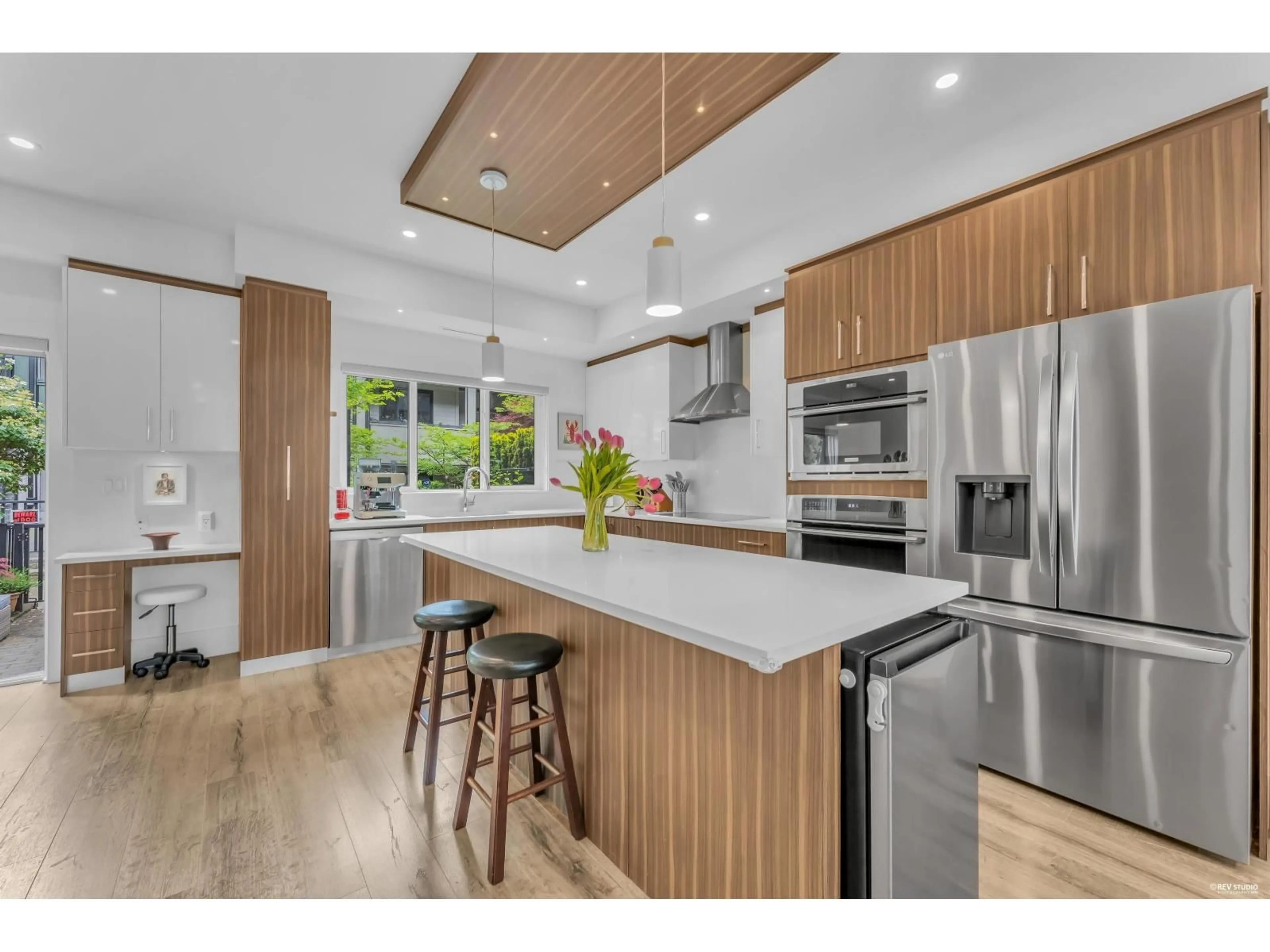 Open concept kitchen, wood/laminate floor for 27 - 15177 60 AVENUE, Surrey British Columbia V3S7B3