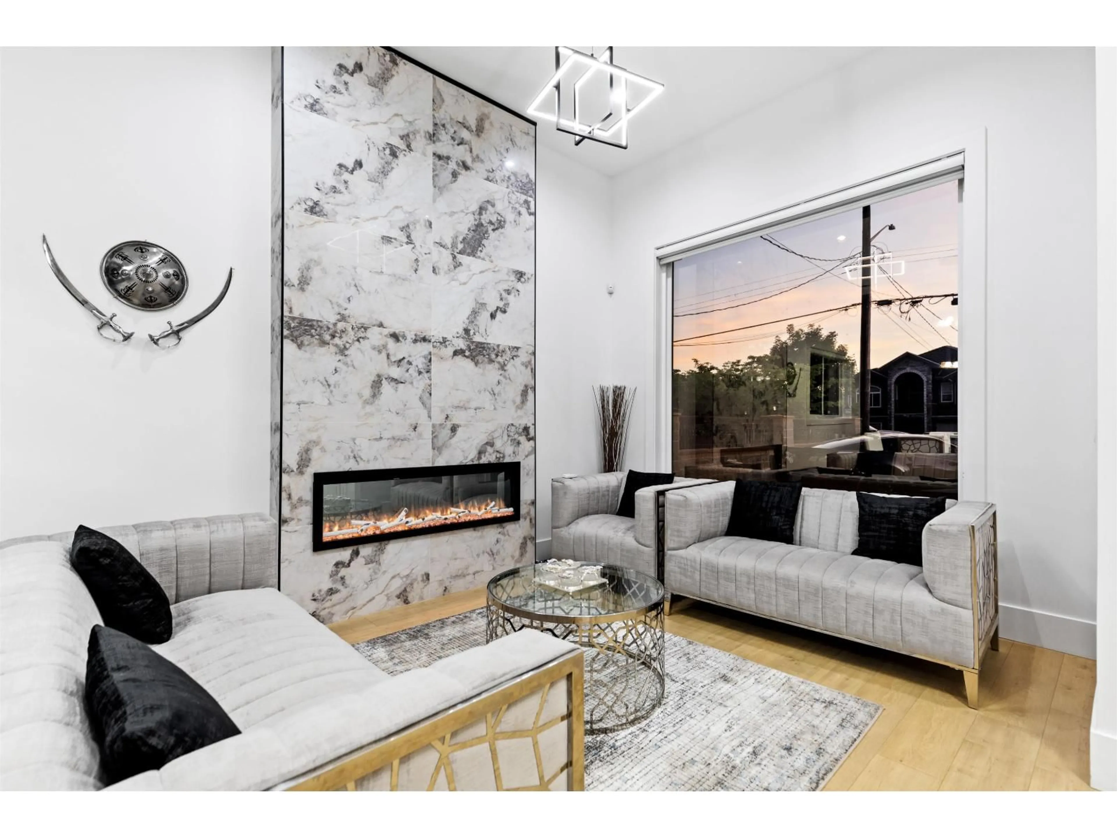 Living room with furniture, unknown for 10686 141A STREET, Surrey British Columbia V3T4R7