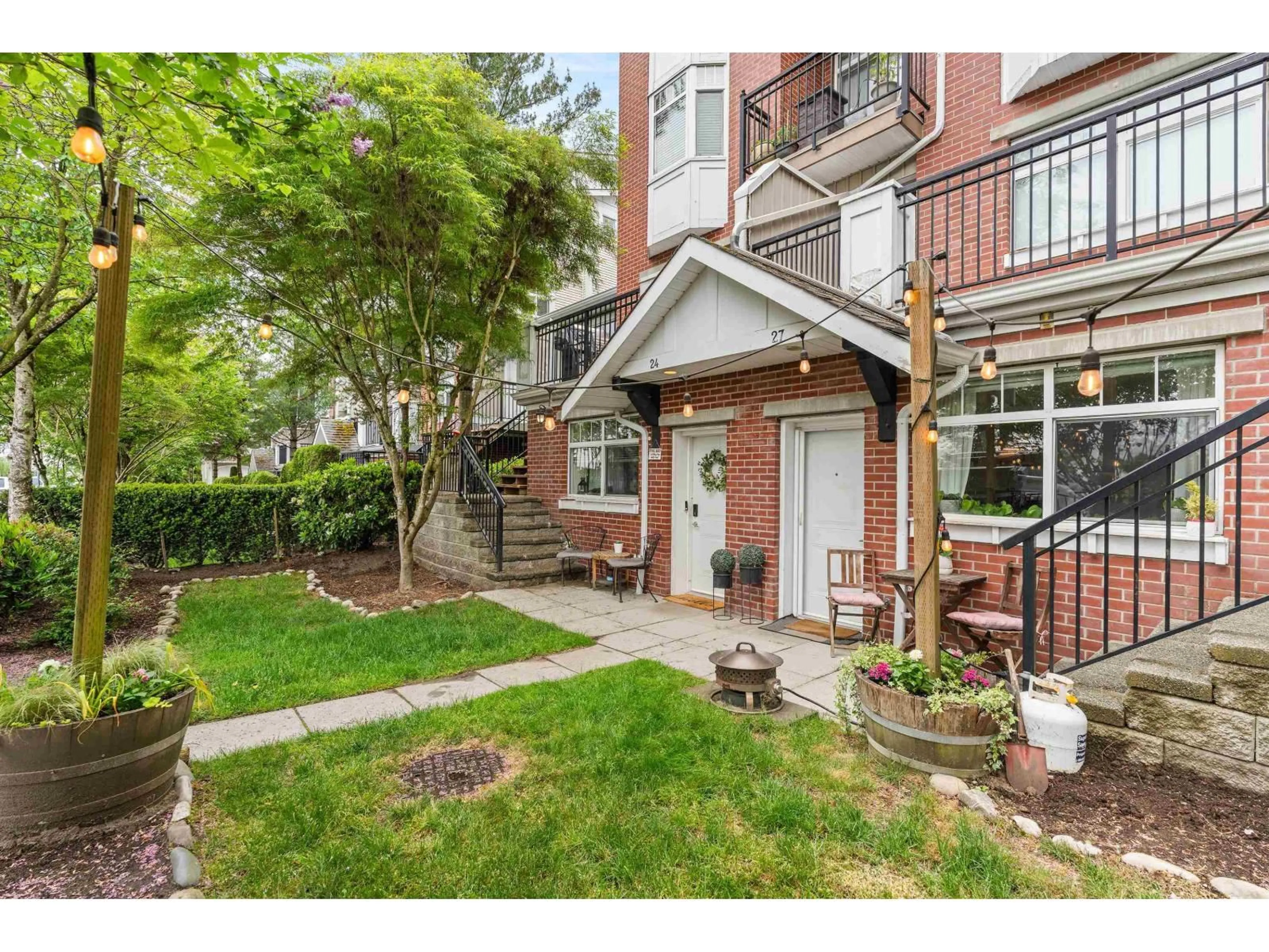 Patio, street for 27 - 19551 66 AVENUE, Surrey British Columbia V4N0Z5