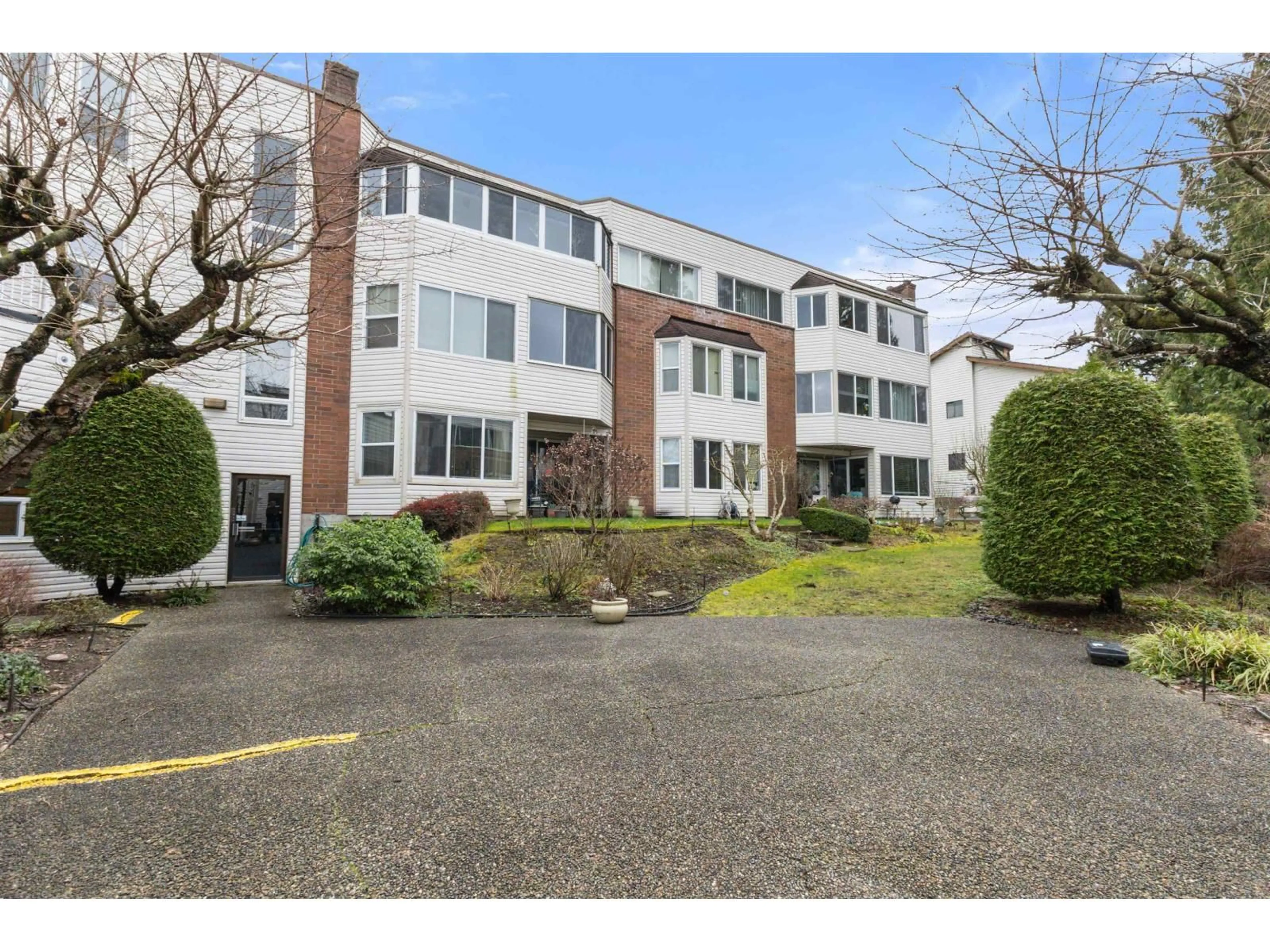 Unknown for 302 - 32098 GEORGE FERGUSON WAY, Abbotsford British Columbia V2T2K6
