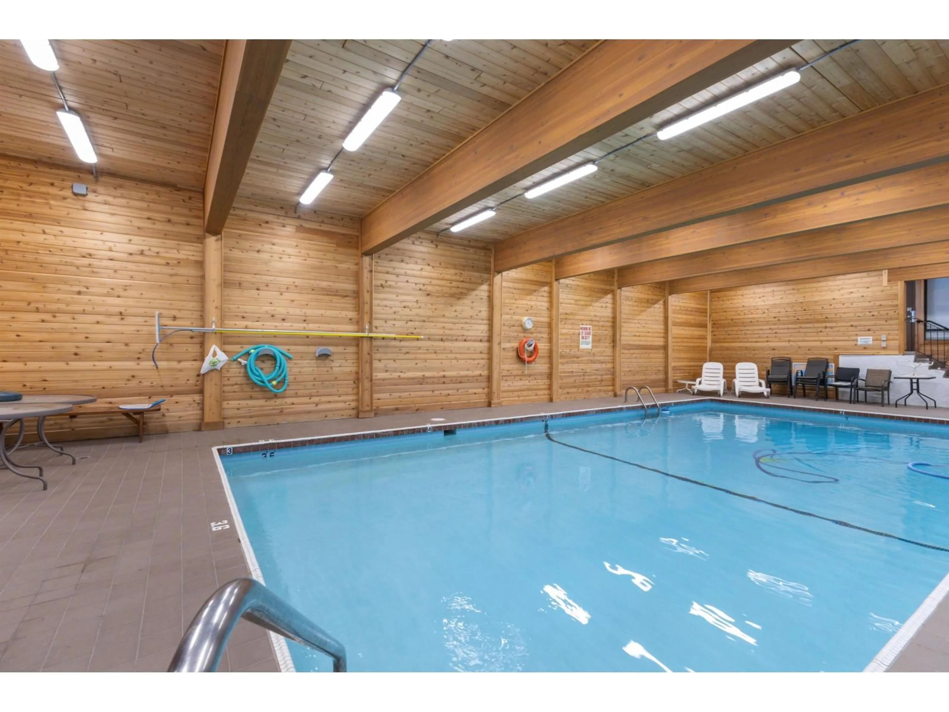 Pool for 302 - 32098 GEORGE FERGUSON WAY, Abbotsford British Columbia V2T2K6