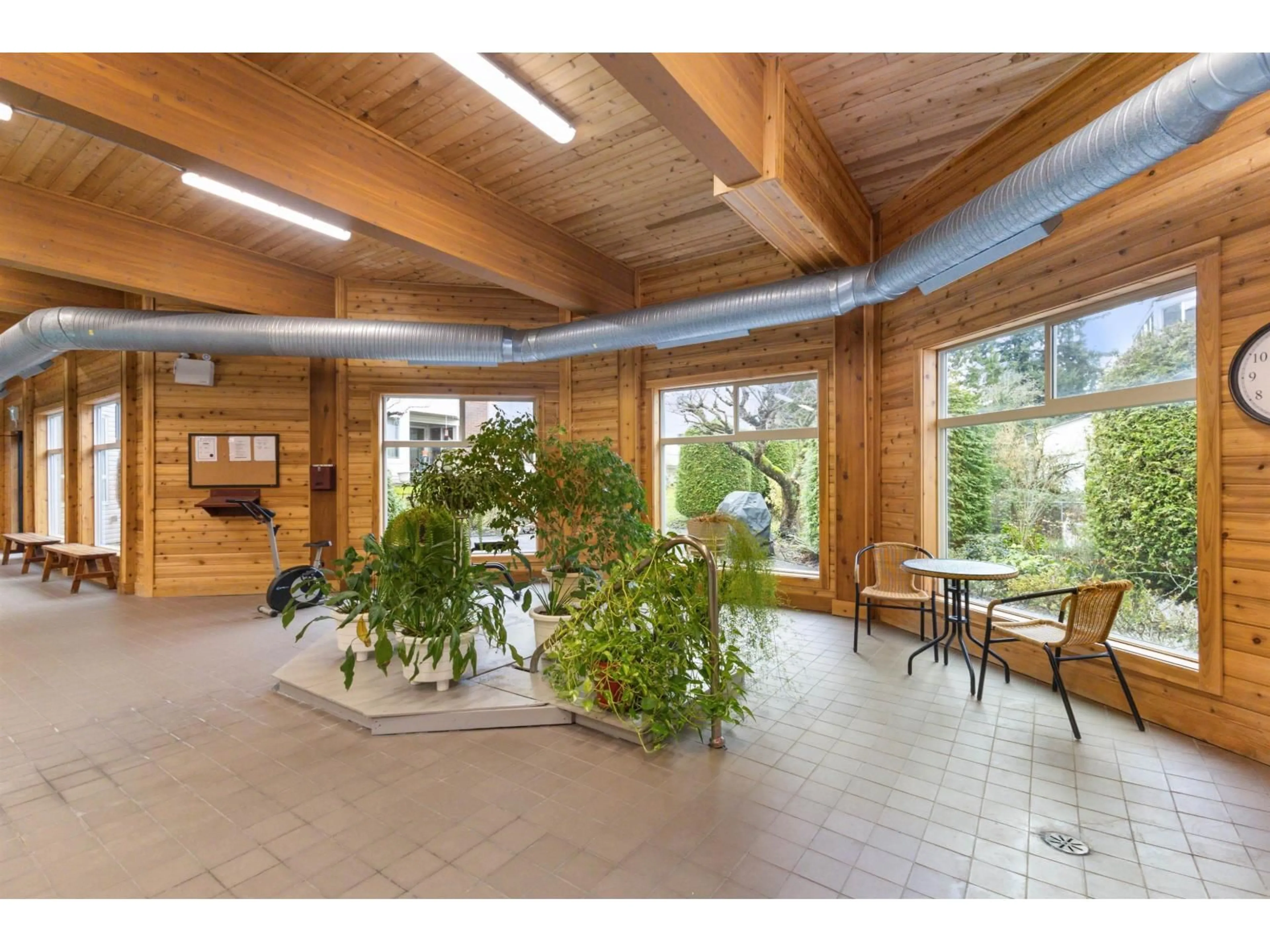 Indoor foyer for 302 - 32098 GEORGE FERGUSON WAY, Abbotsford British Columbia V2T2K6