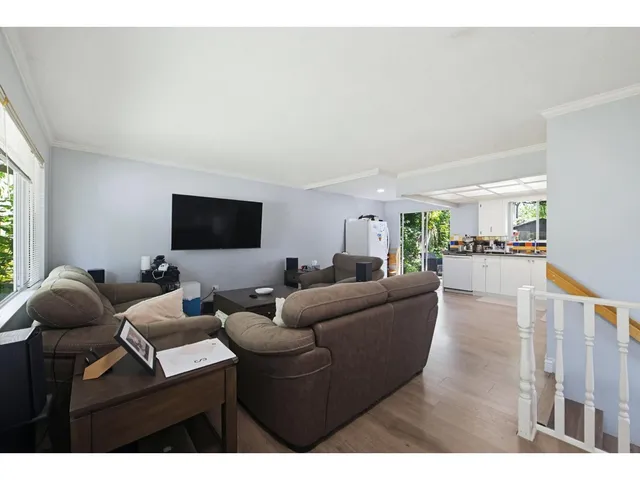 18298 63A AVENUE, Surrey 5