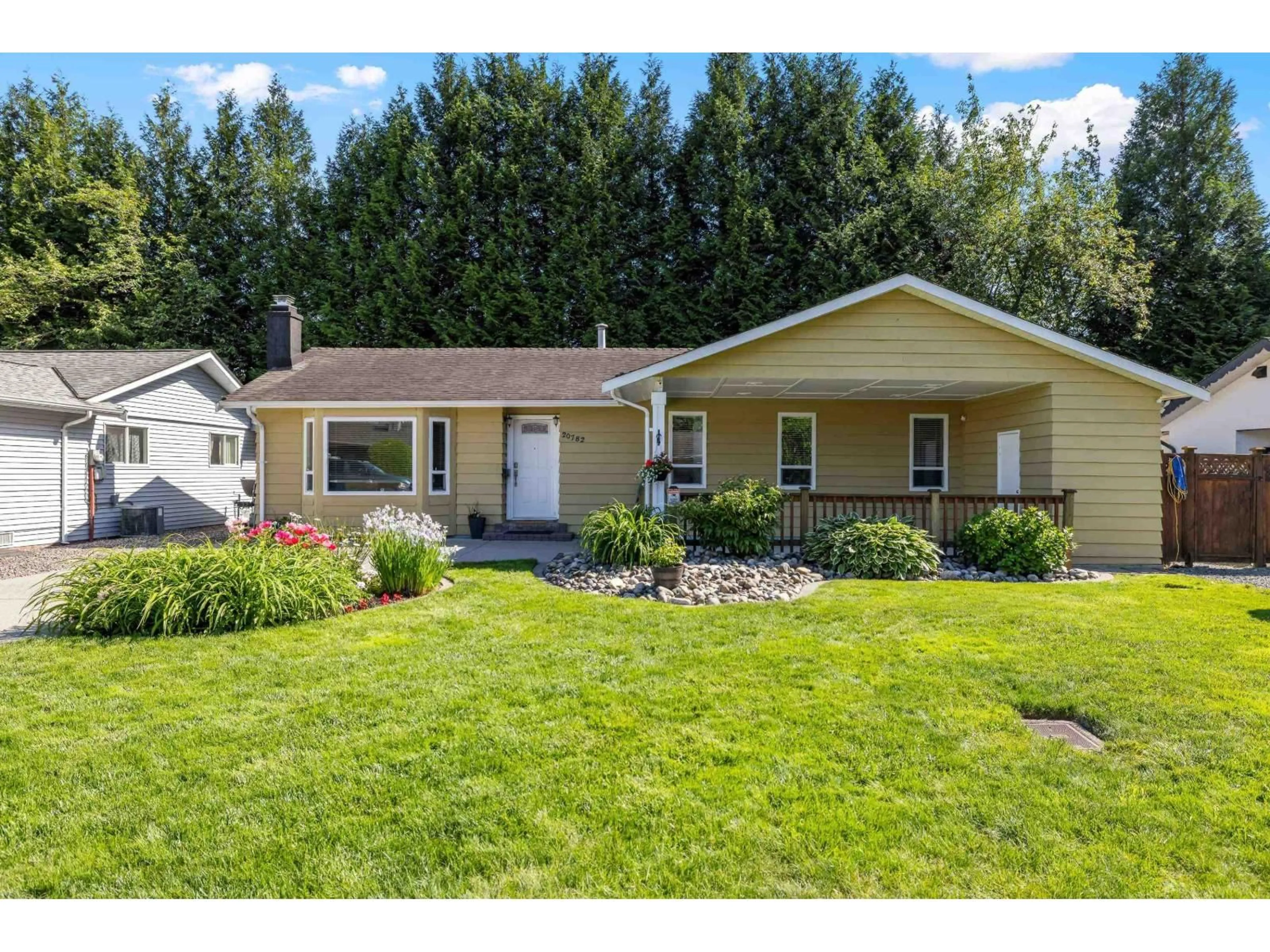 Home with vinyl exterior material, street for 20782 52 AVENUE, Langley British Columbia V3A6C7