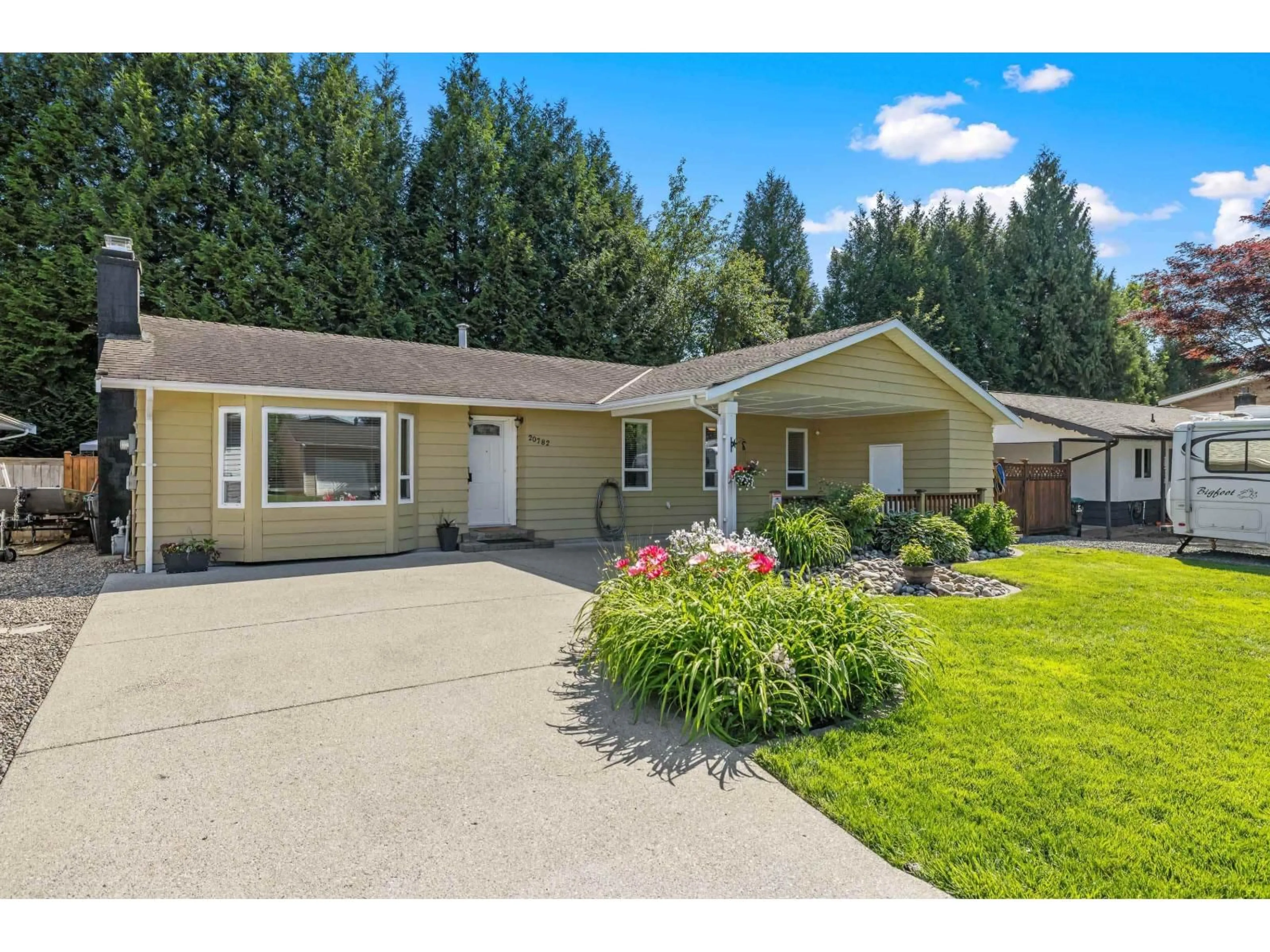 Home with vinyl exterior material, street for 20782 52 AVENUE, Langley British Columbia V3A6C7